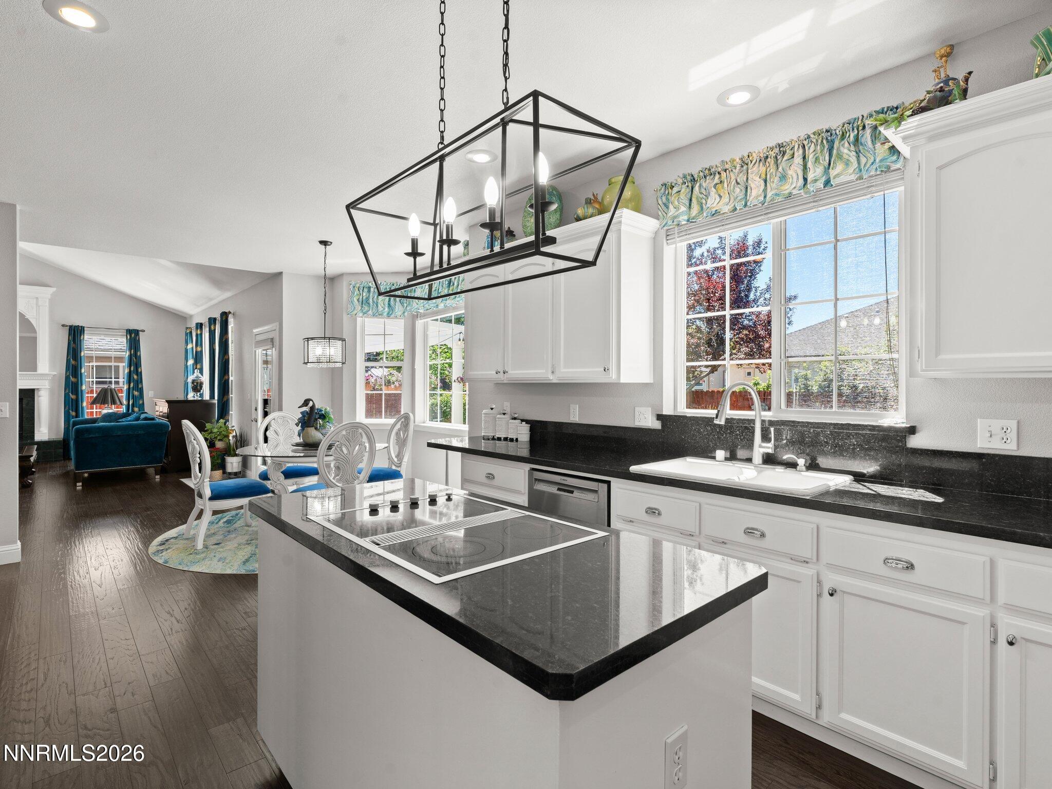 1666 Dogleg Road Property Photo 14