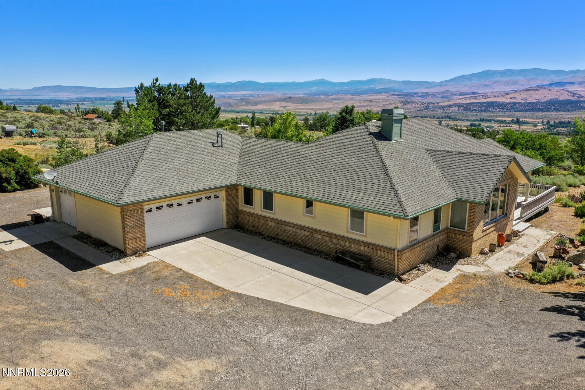 295 Nevada Road Property Photo 2