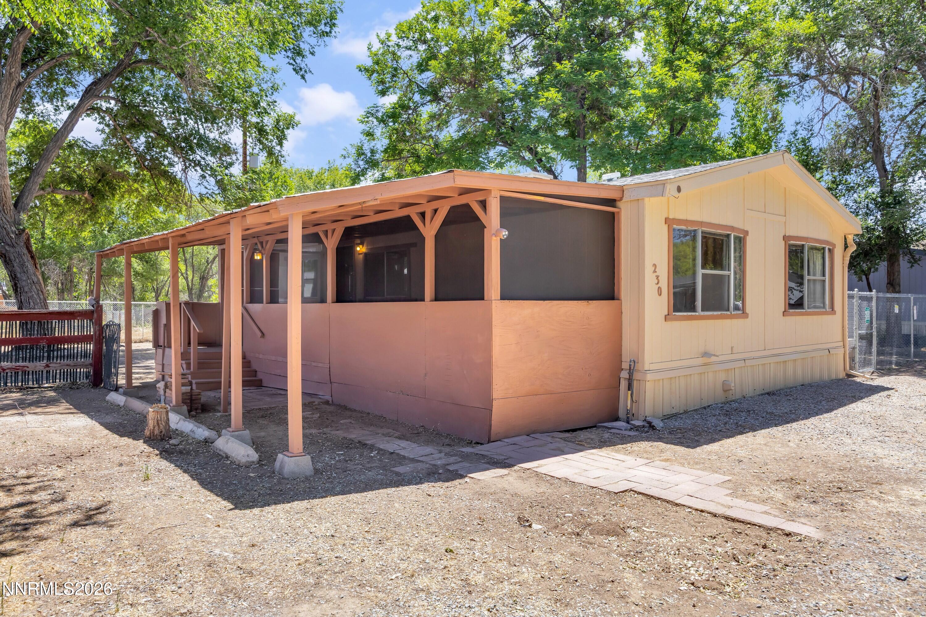 230 E Gepford Parkway Property Photo 1