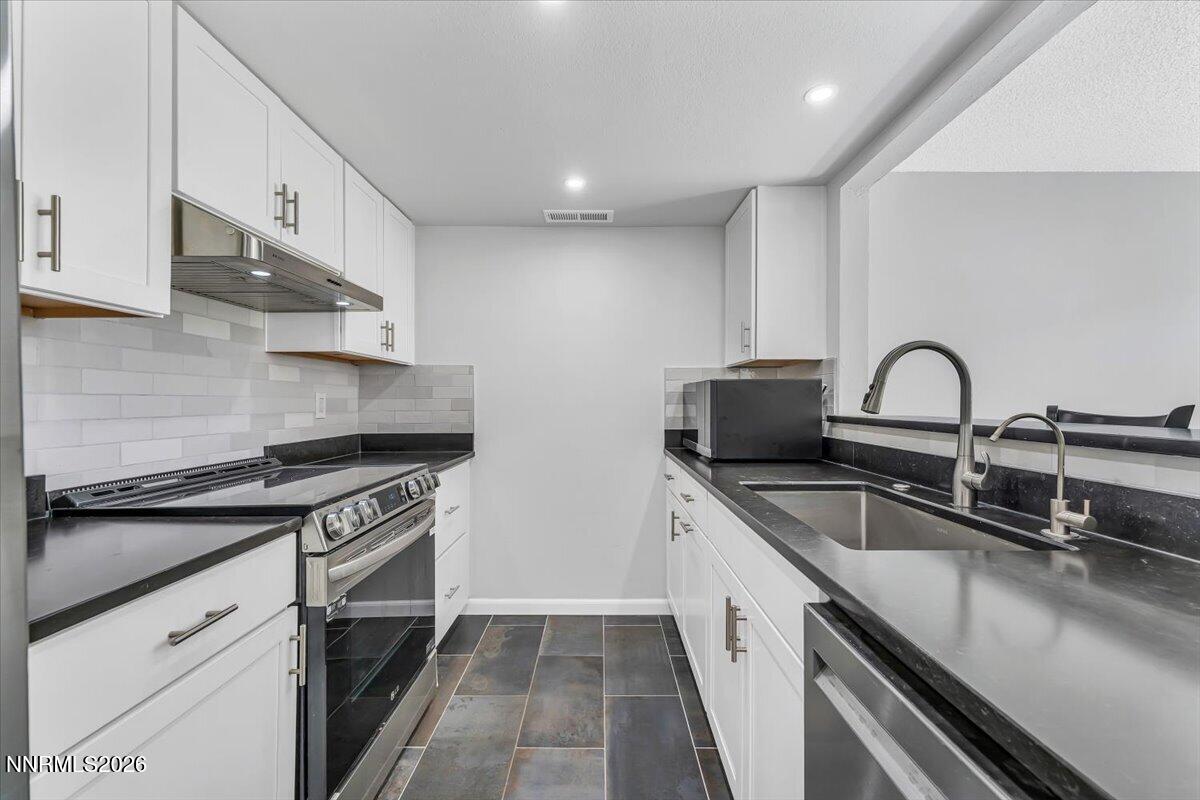 13890 Lear Boulevard Property Photo 11