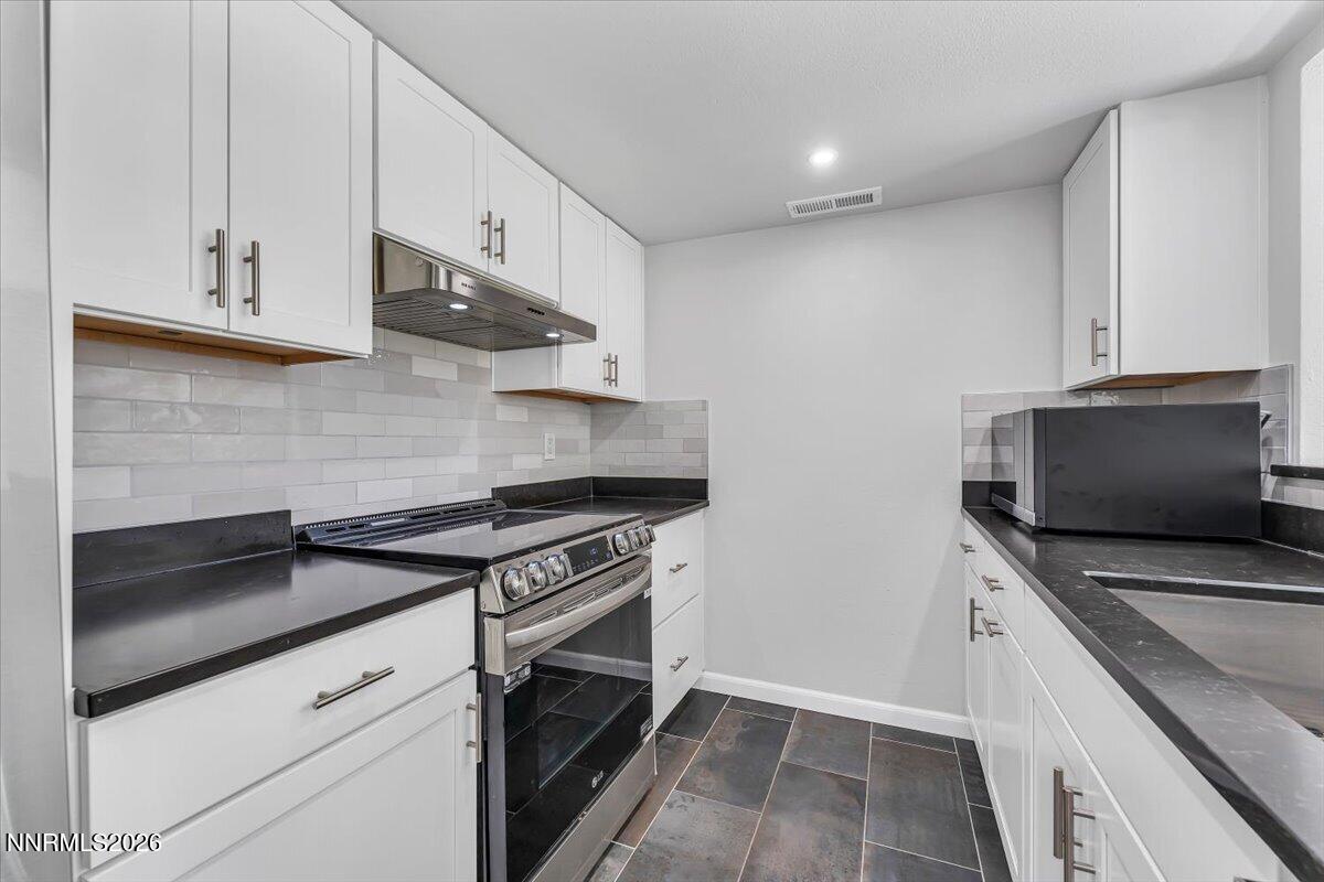 13890 Lear Boulevard Property Photo 12