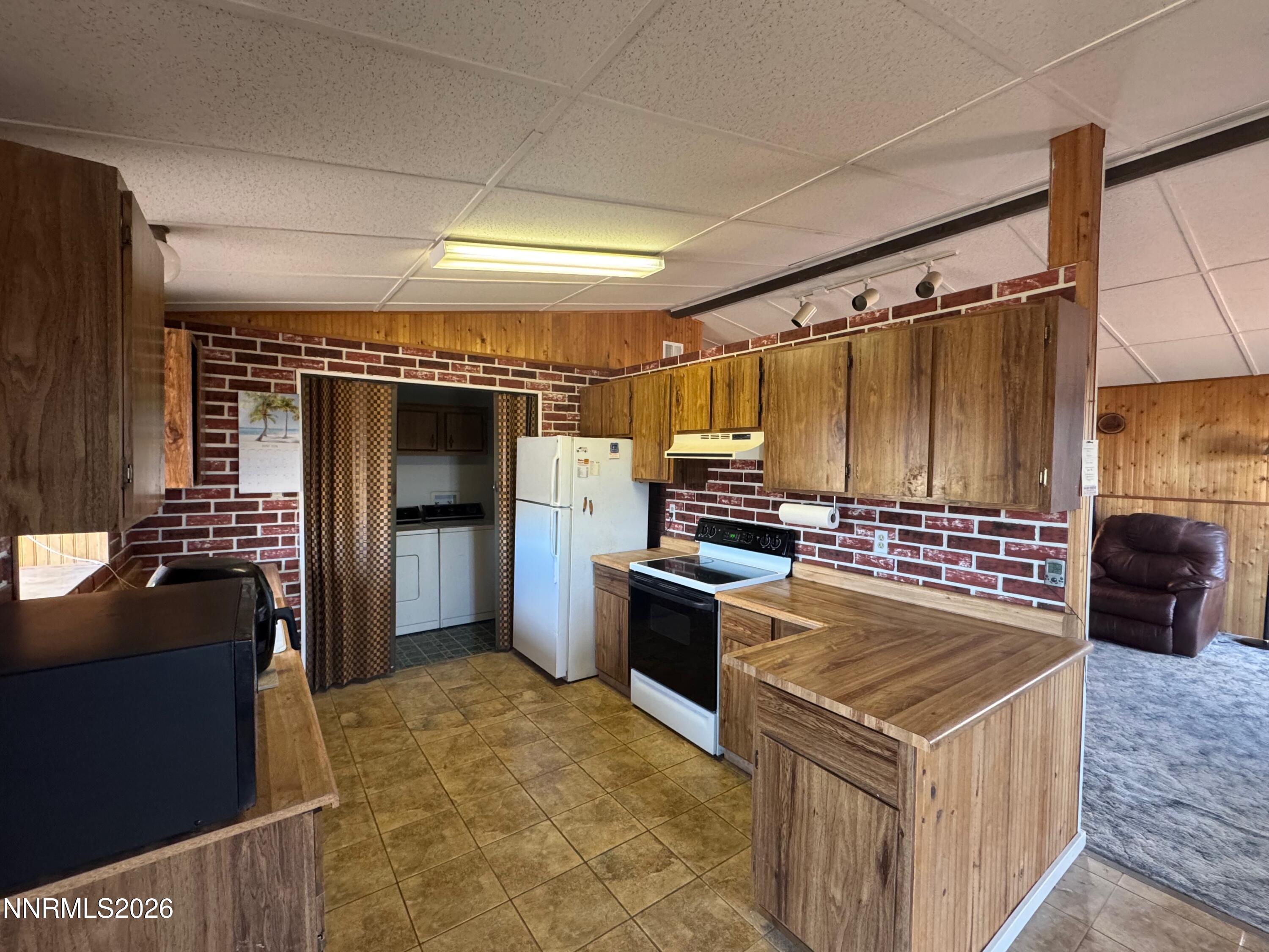 13005 N Red Rock Road Property Photo 14