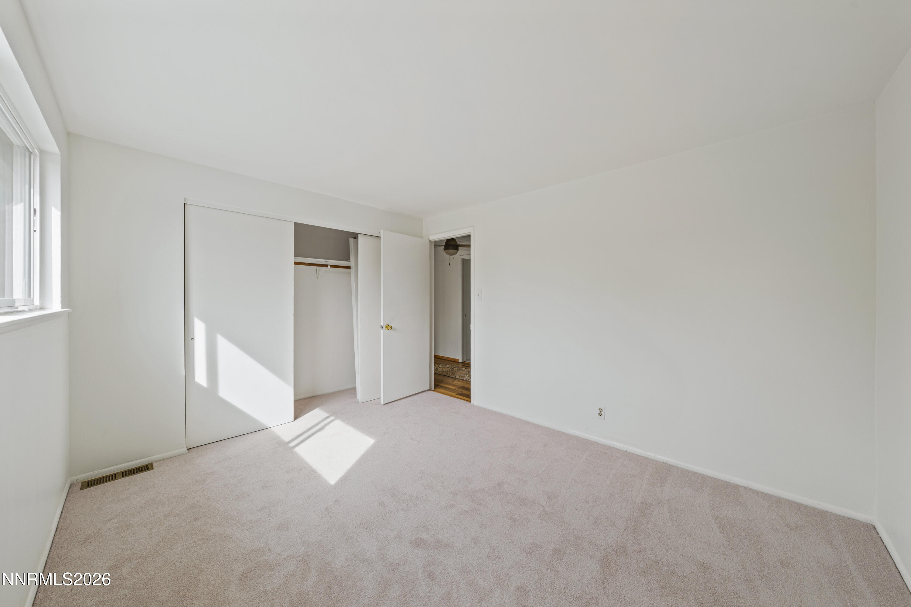 852 E York Way Property Photo 26