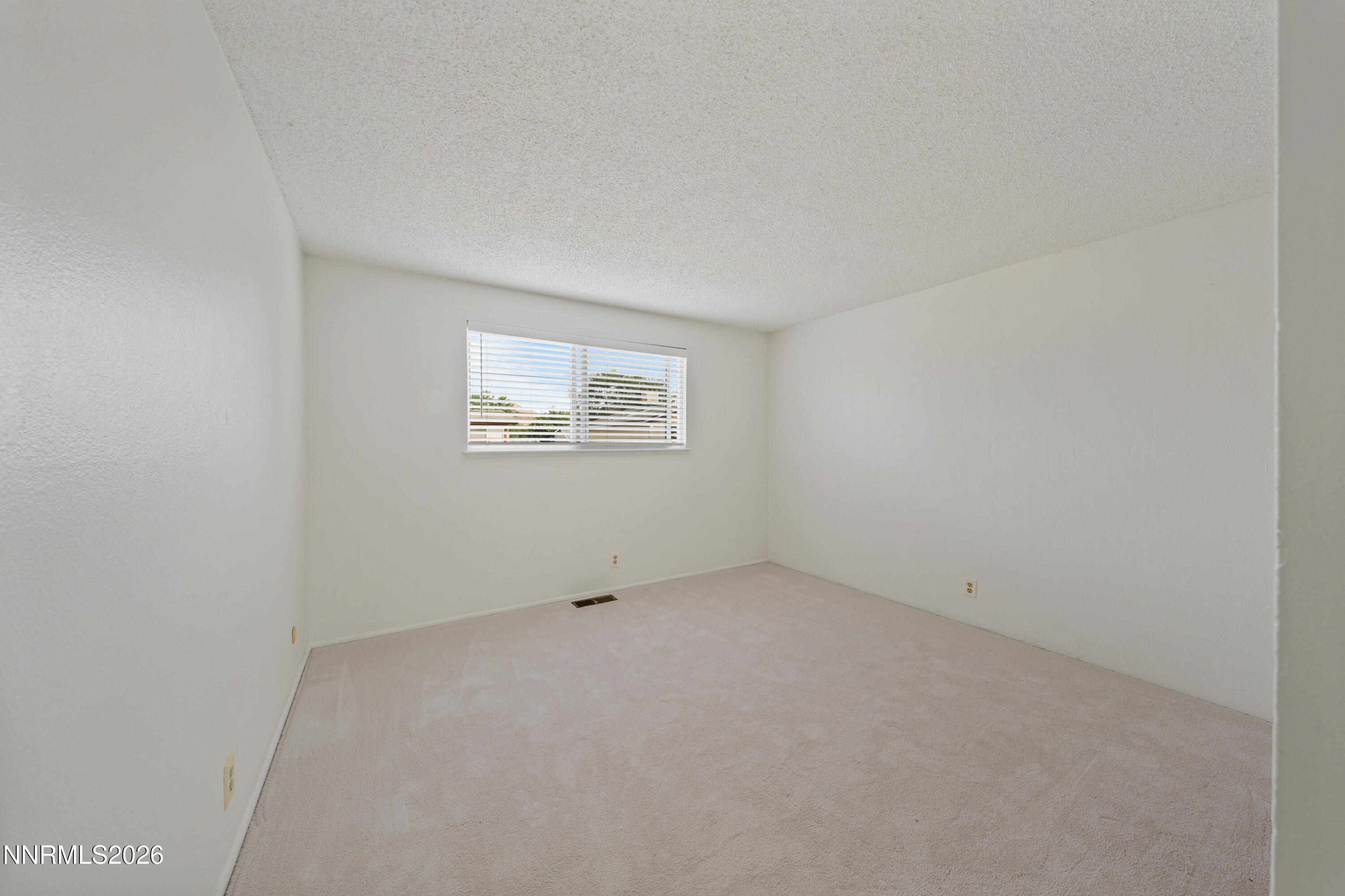 852 E York Way Property Photo 30
