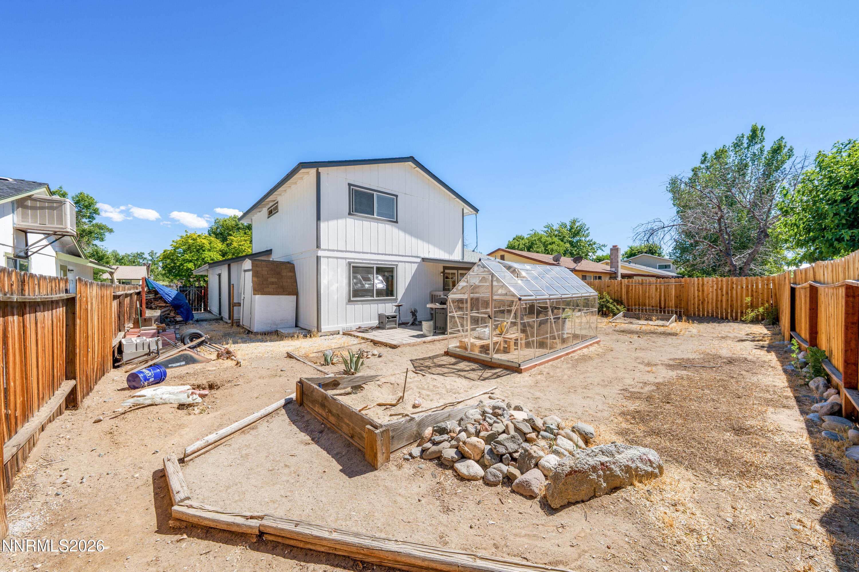 852 E York Way Property Photo 35