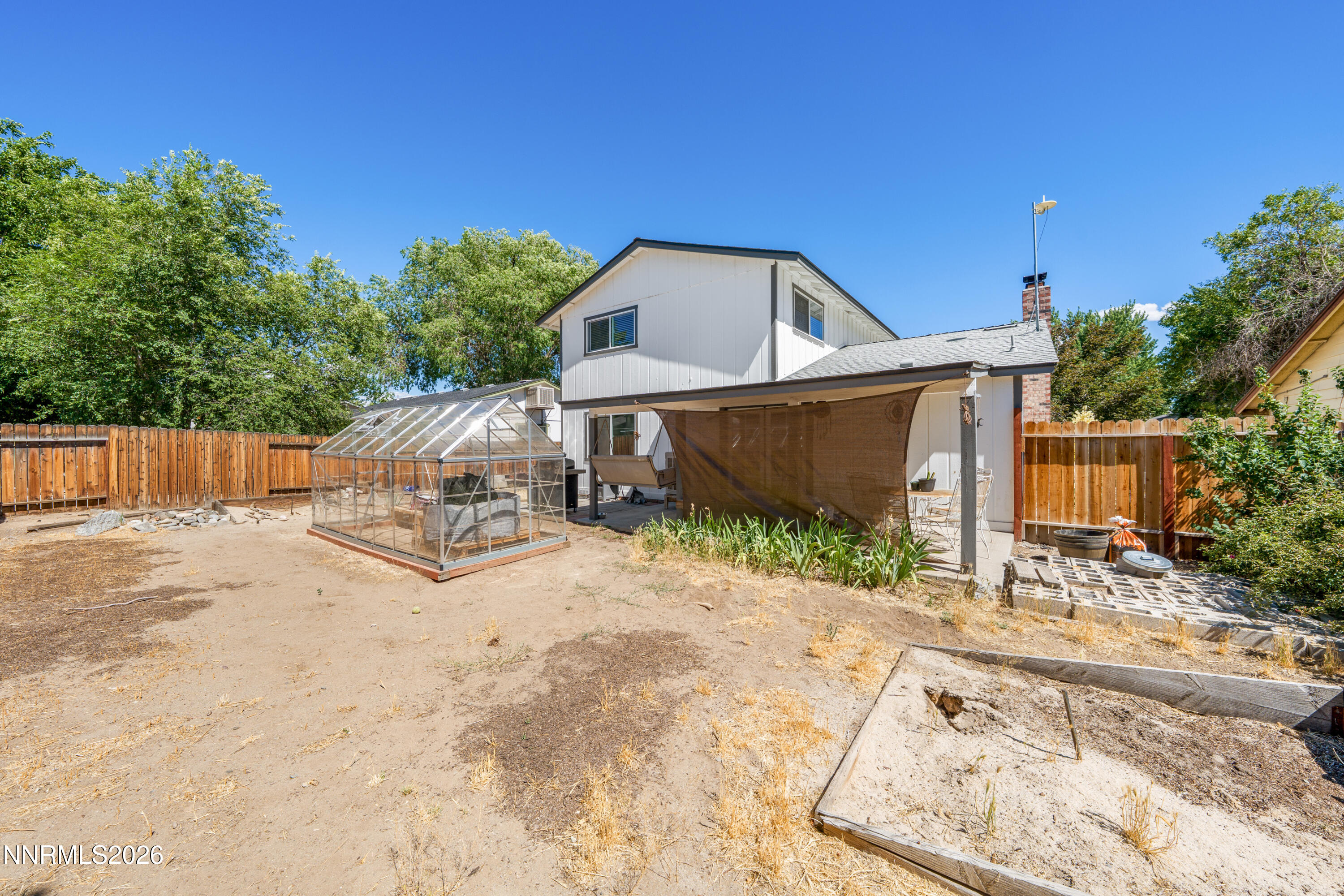 852 E York Way Property Photo 36