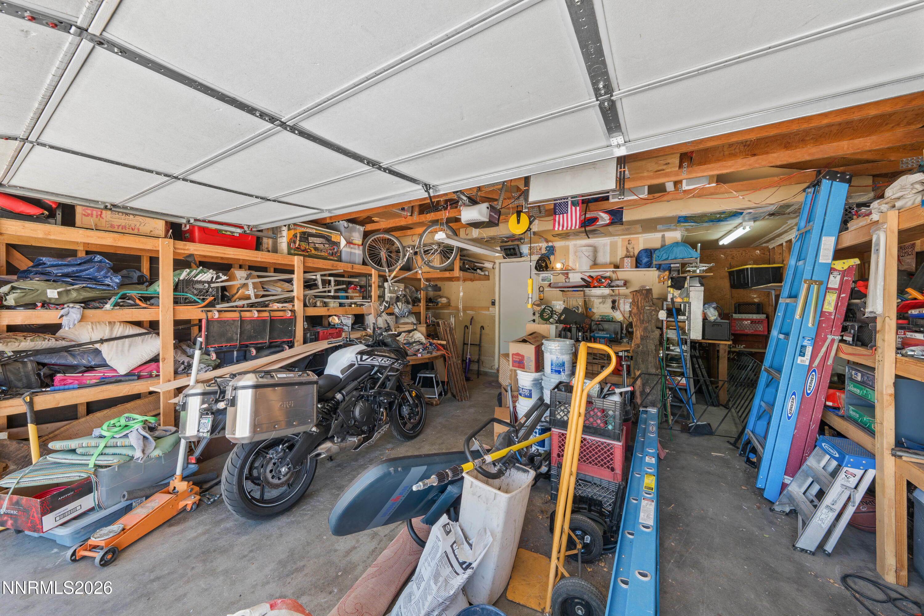 852 E York Way Property Photo 40