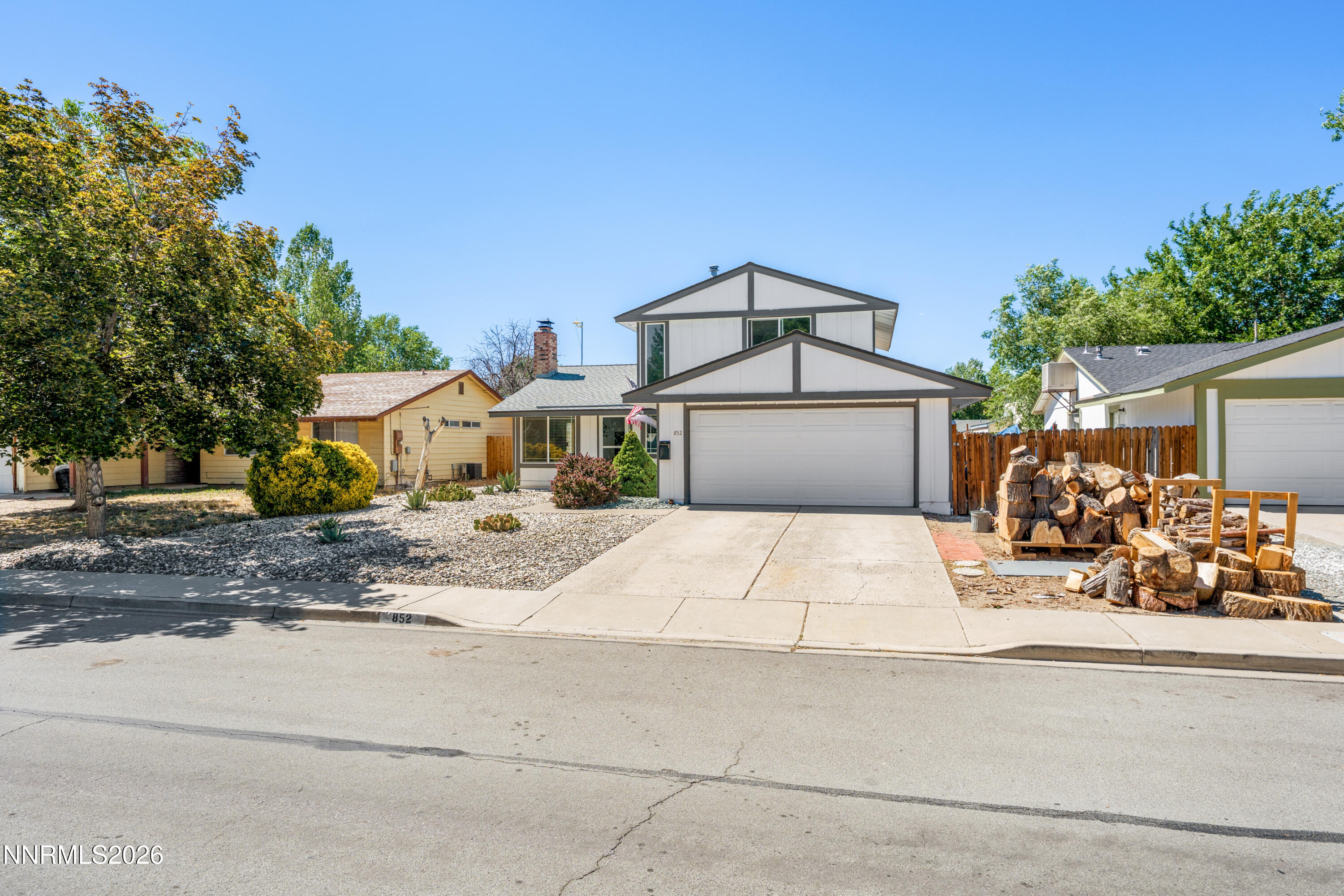852 E York Way Property Photo 42