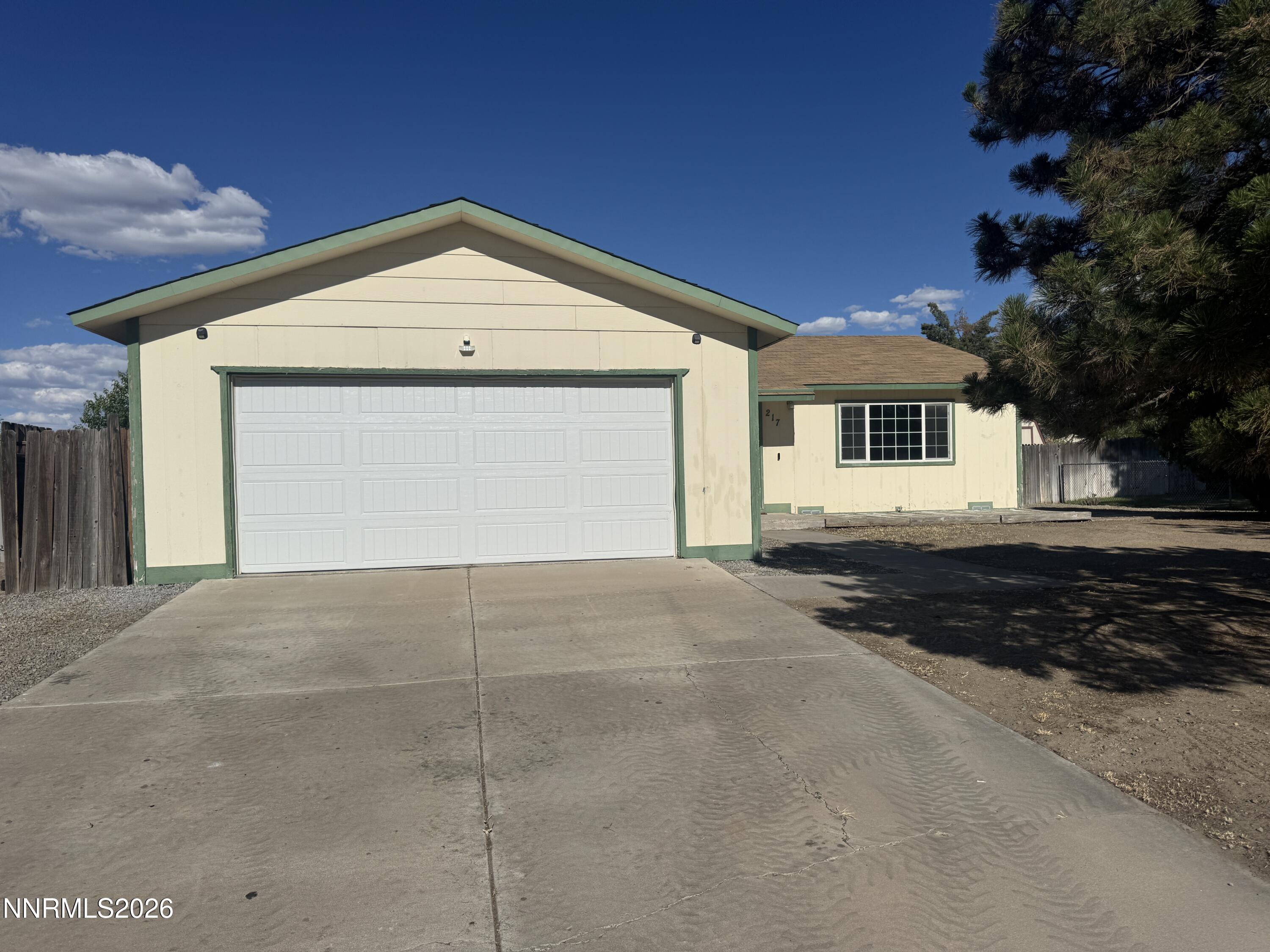 217 7th Street Property Photo 3