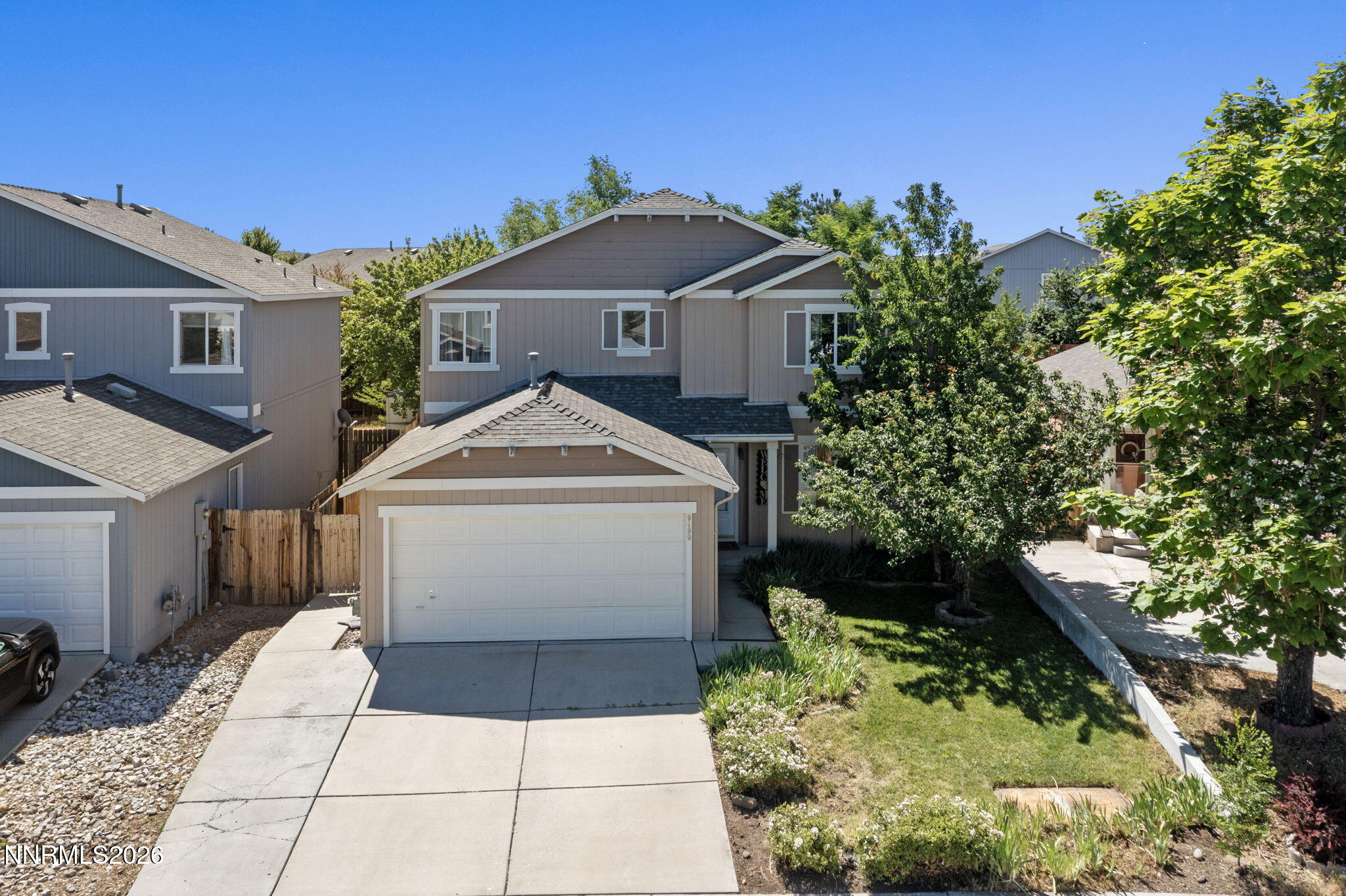 9490 Autumn Leaf Way Property Photo 1