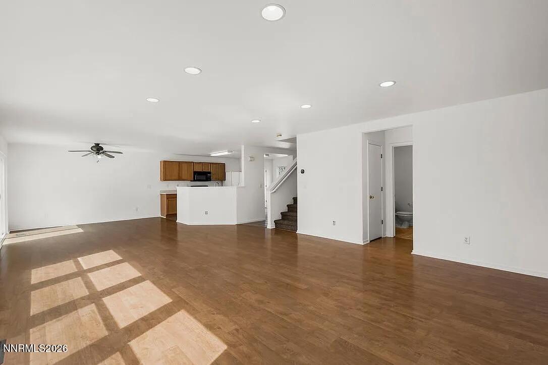 9490 Autumn Leaf Way Property Photo 3