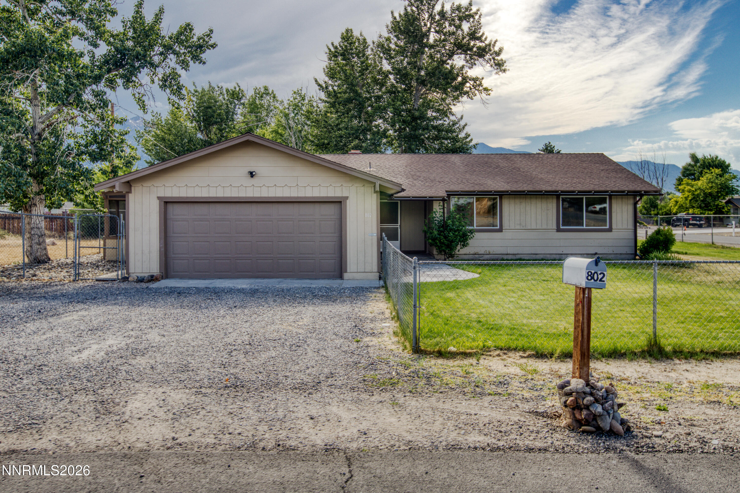 802 Lyell Way Property Photo 1