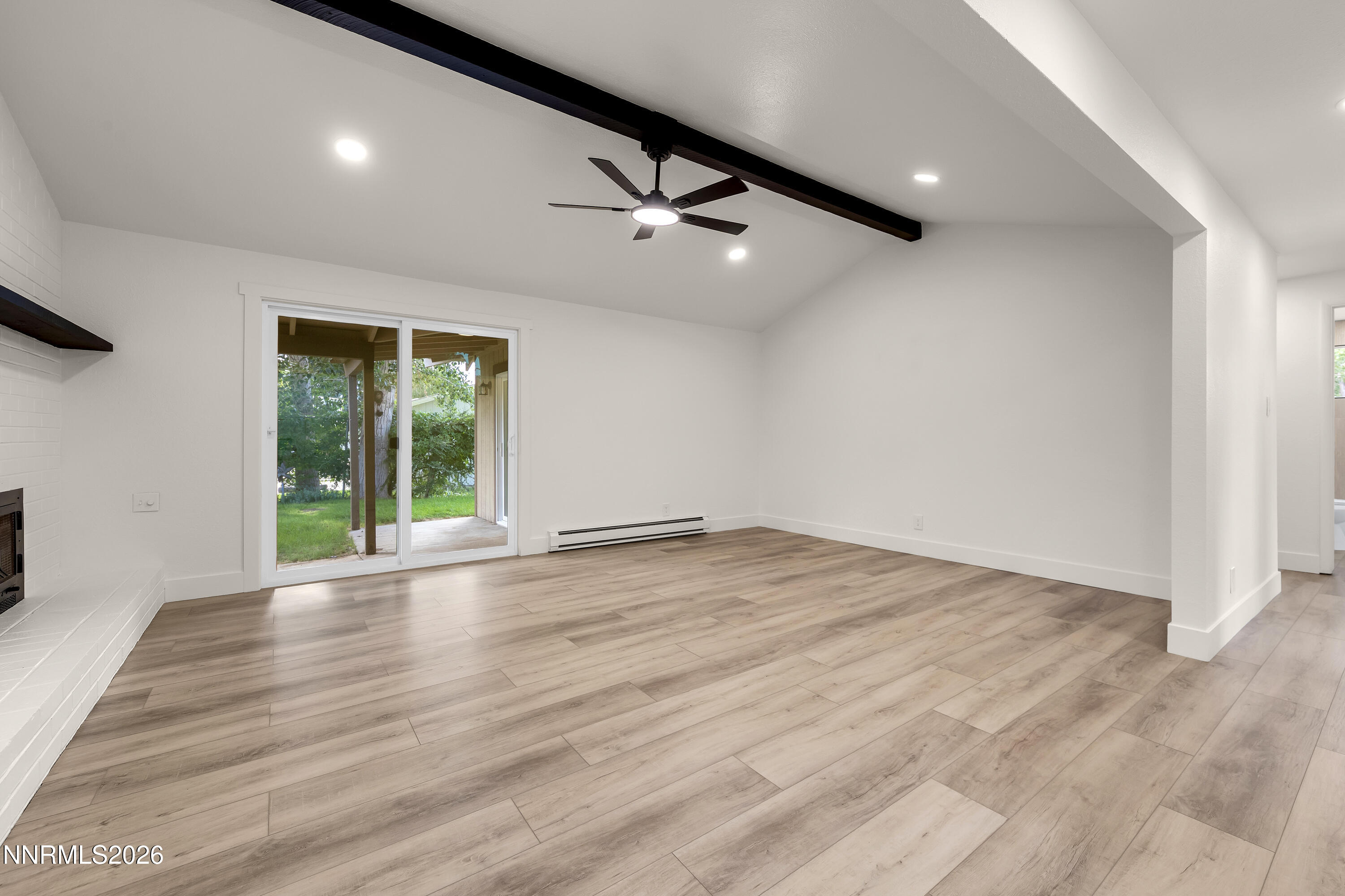 802 Lyell Way Property Photo 6