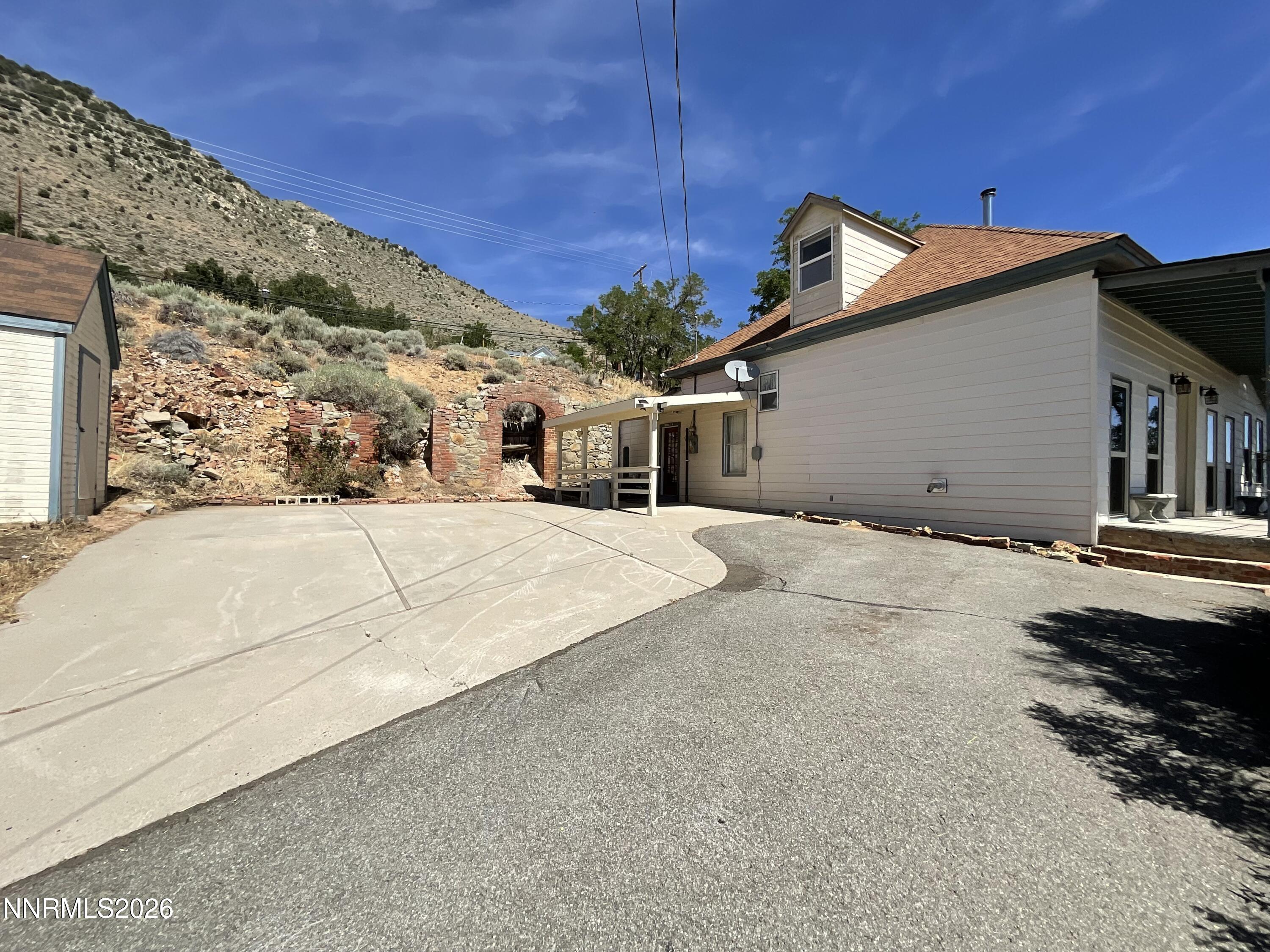 420 S D Street Property Photo 2