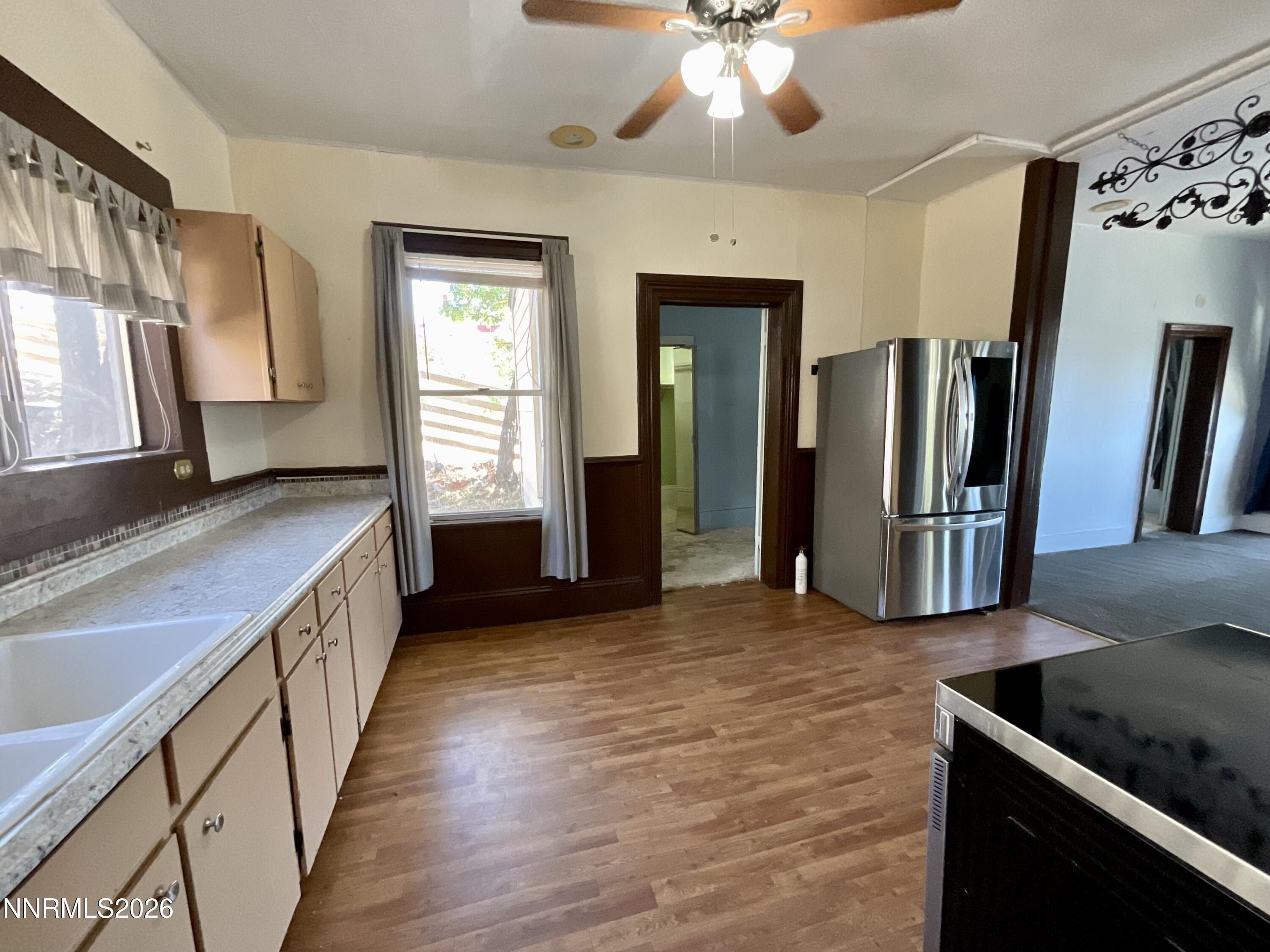 420 S D Street Property Photo 13