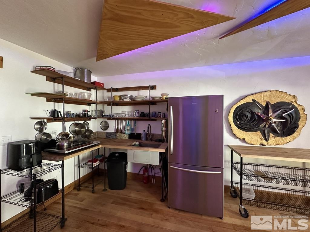 356 Galaxy Lane B Property Photo 6