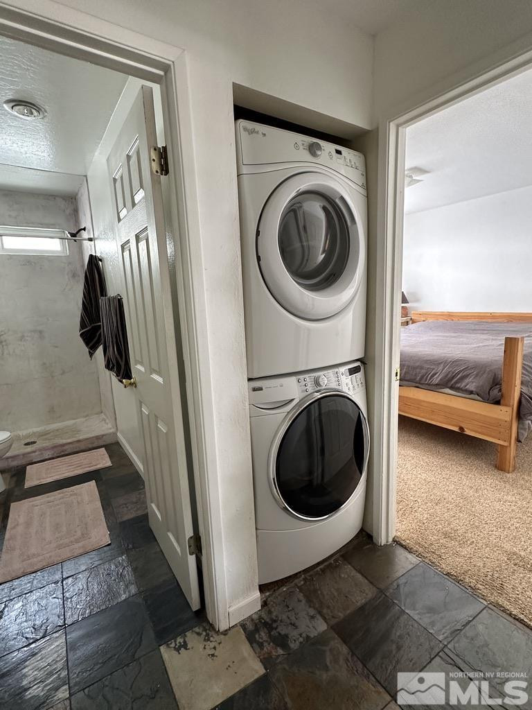 356 Galaxy Lane B Property Photo 10