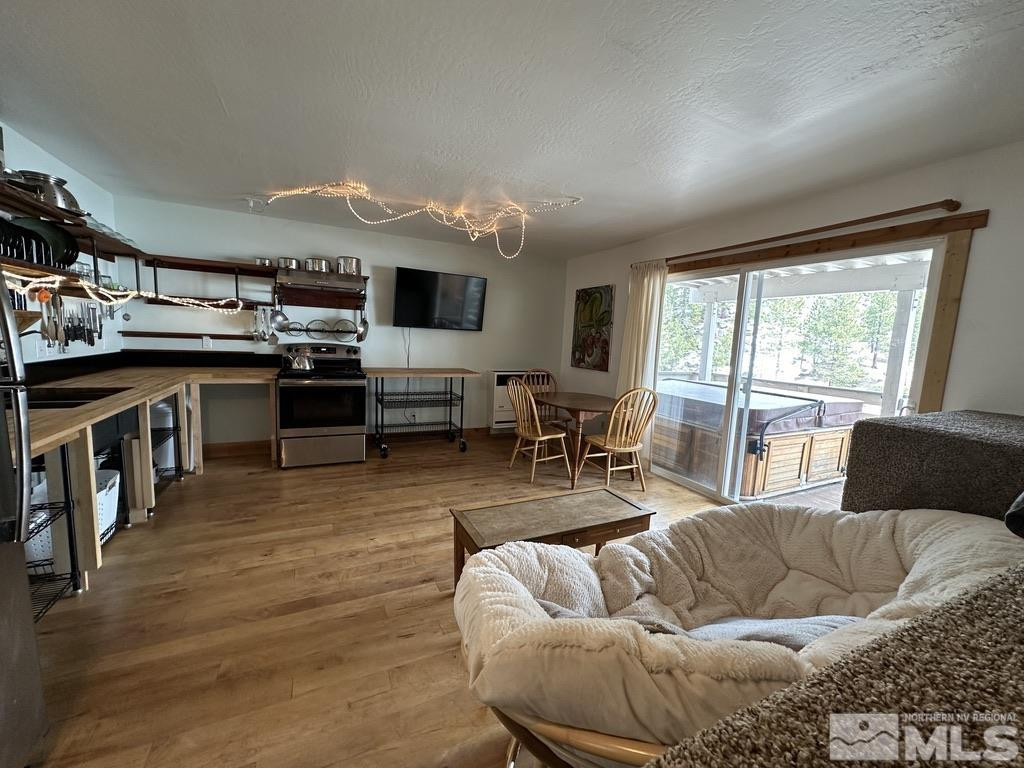 356 Galaxy Lane B Property Photo 16