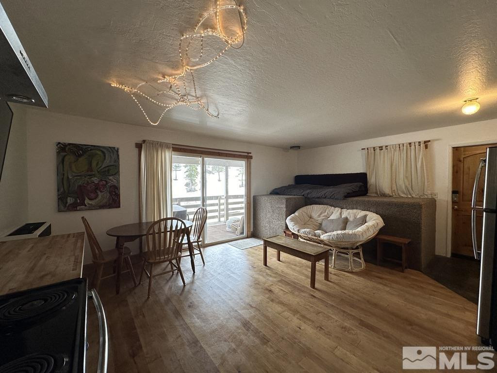 356 Galaxy Lane B Property Photo 19