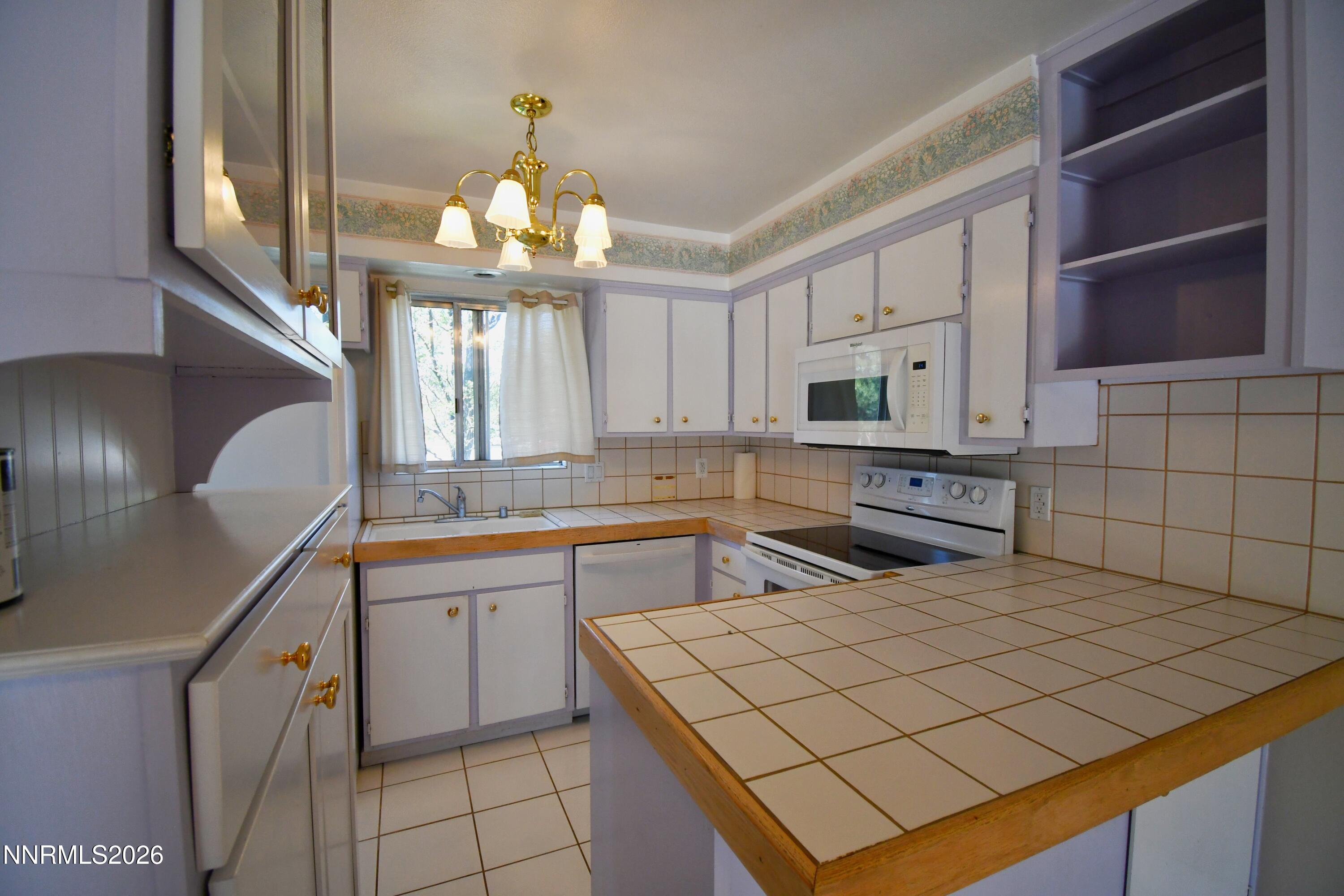 1363 Waterloo Lane B Property Photo 10