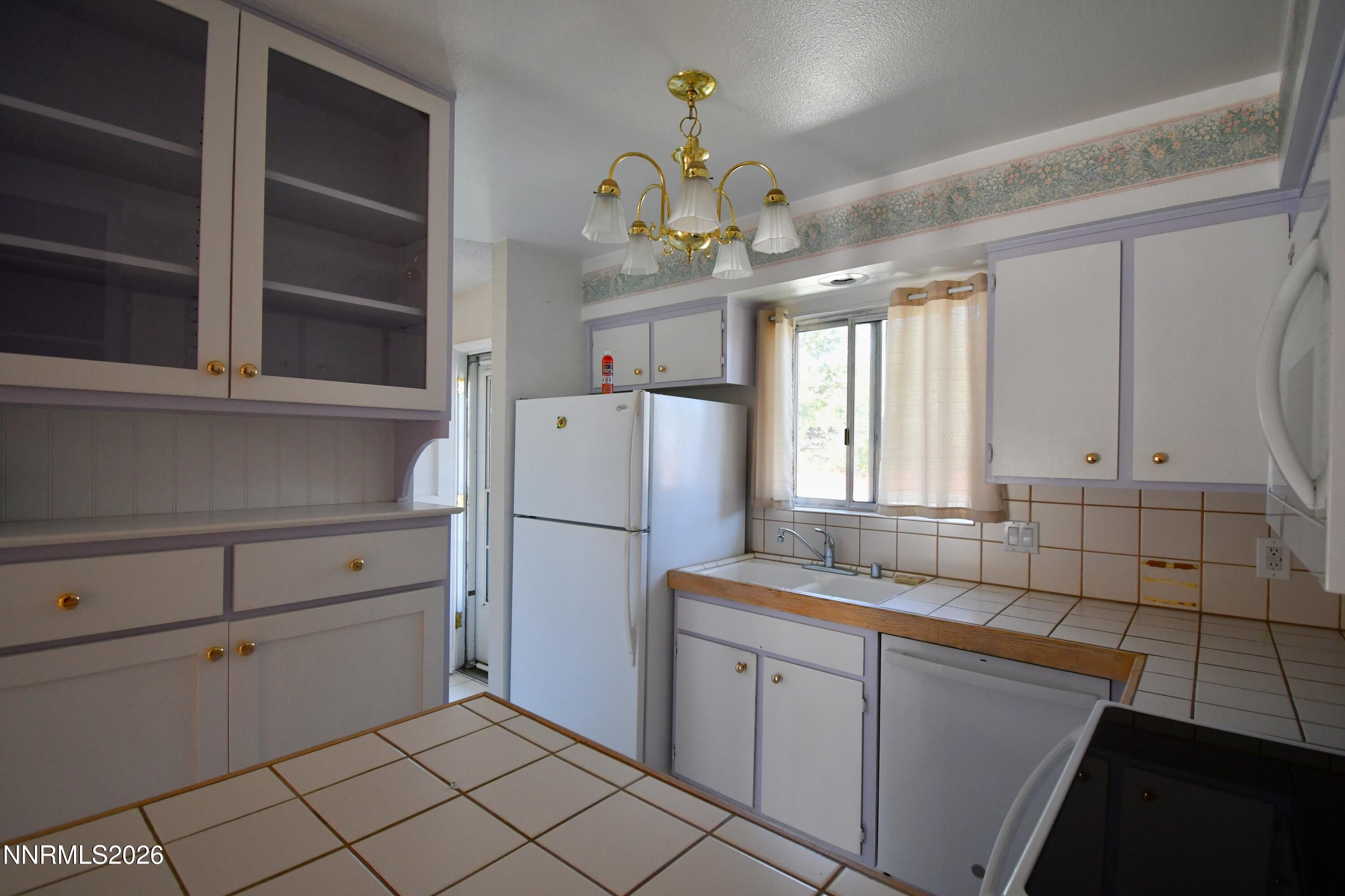 1363 Waterloo Lane B Property Photo 11