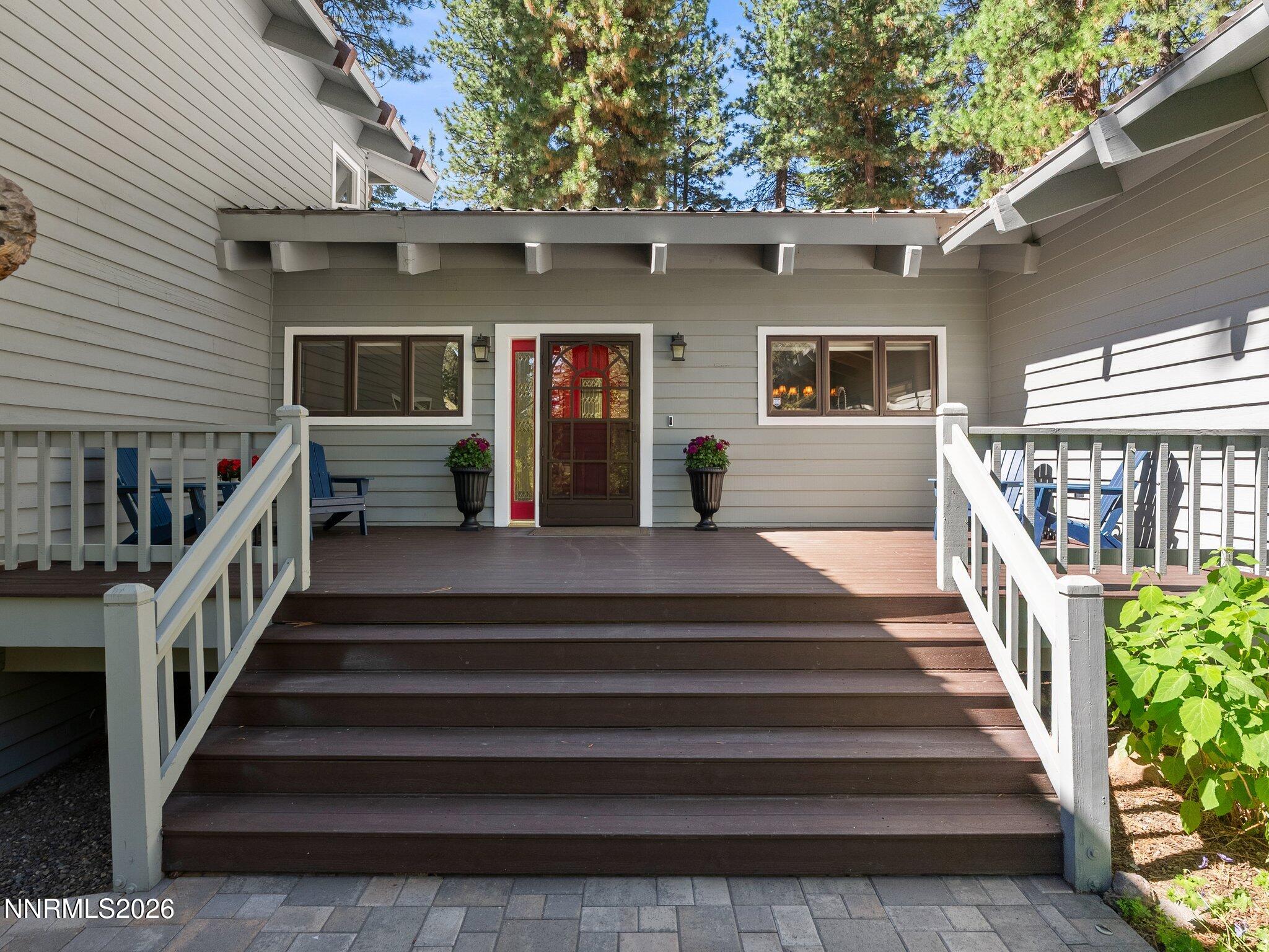 730 Martis Peak Road Property Photo 3