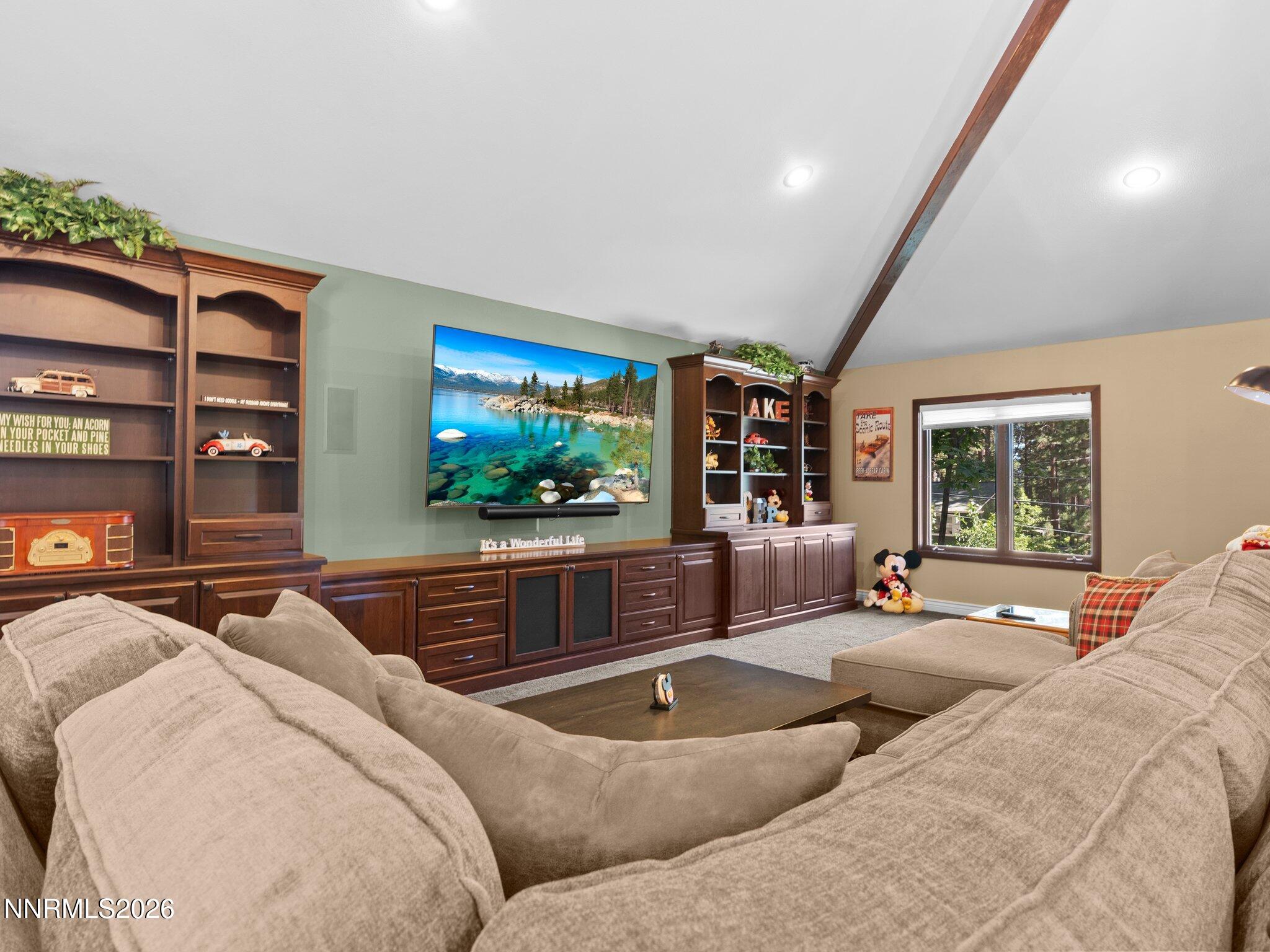 730 Martis Peak Road Property Photo 33