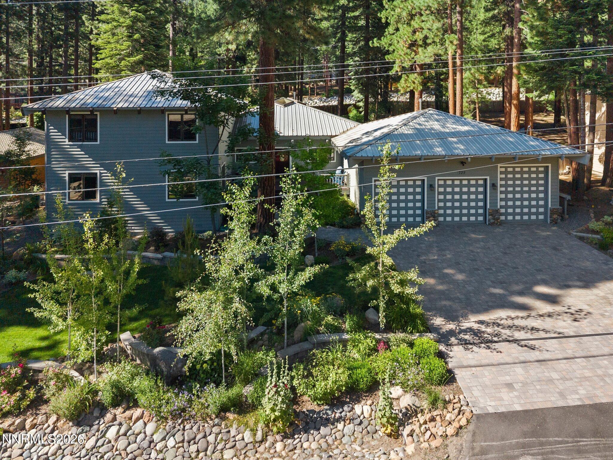 730 Martis Peak Road Property Photo 38