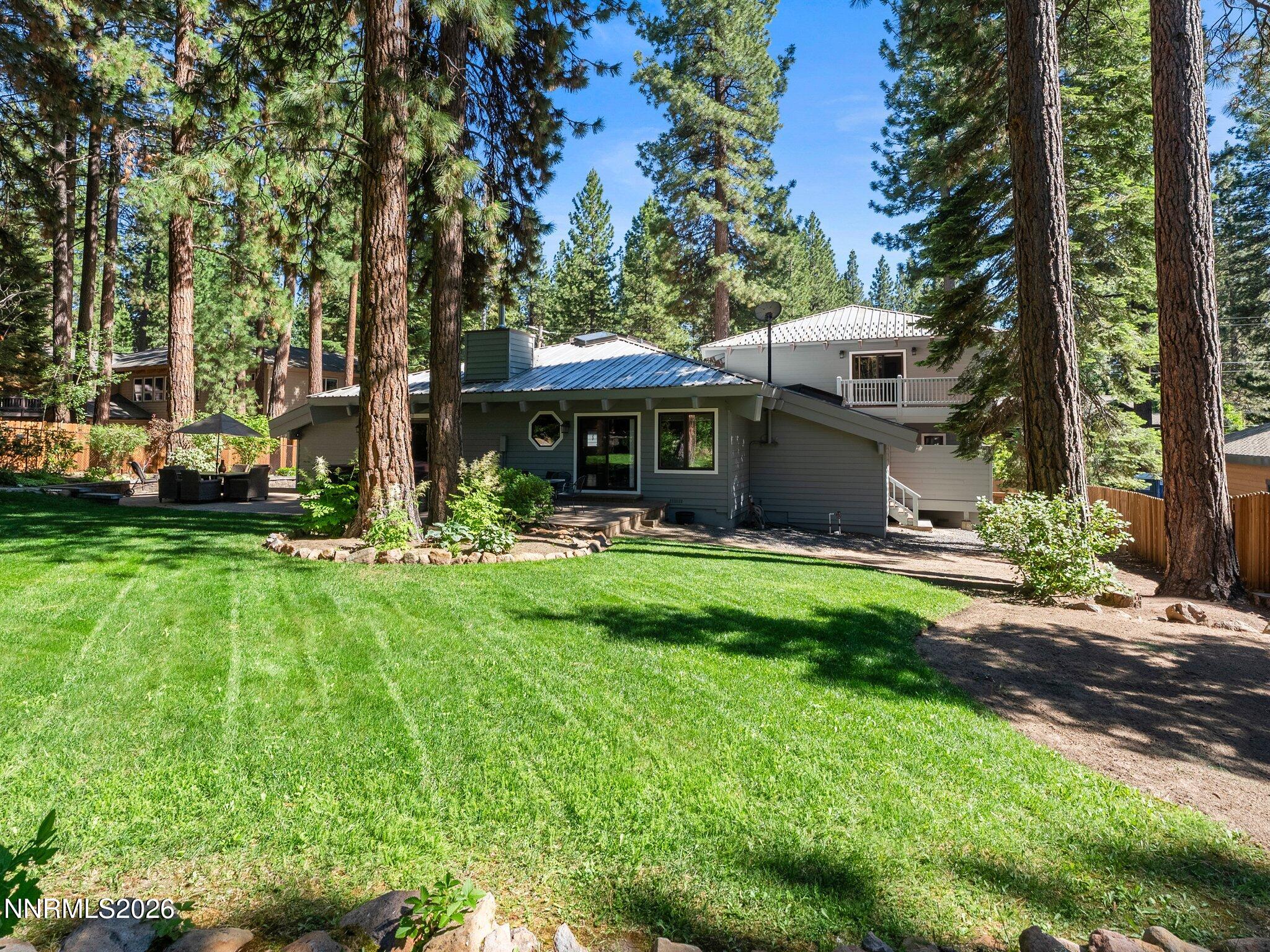 730 Martis Peak Road Property Photo 40