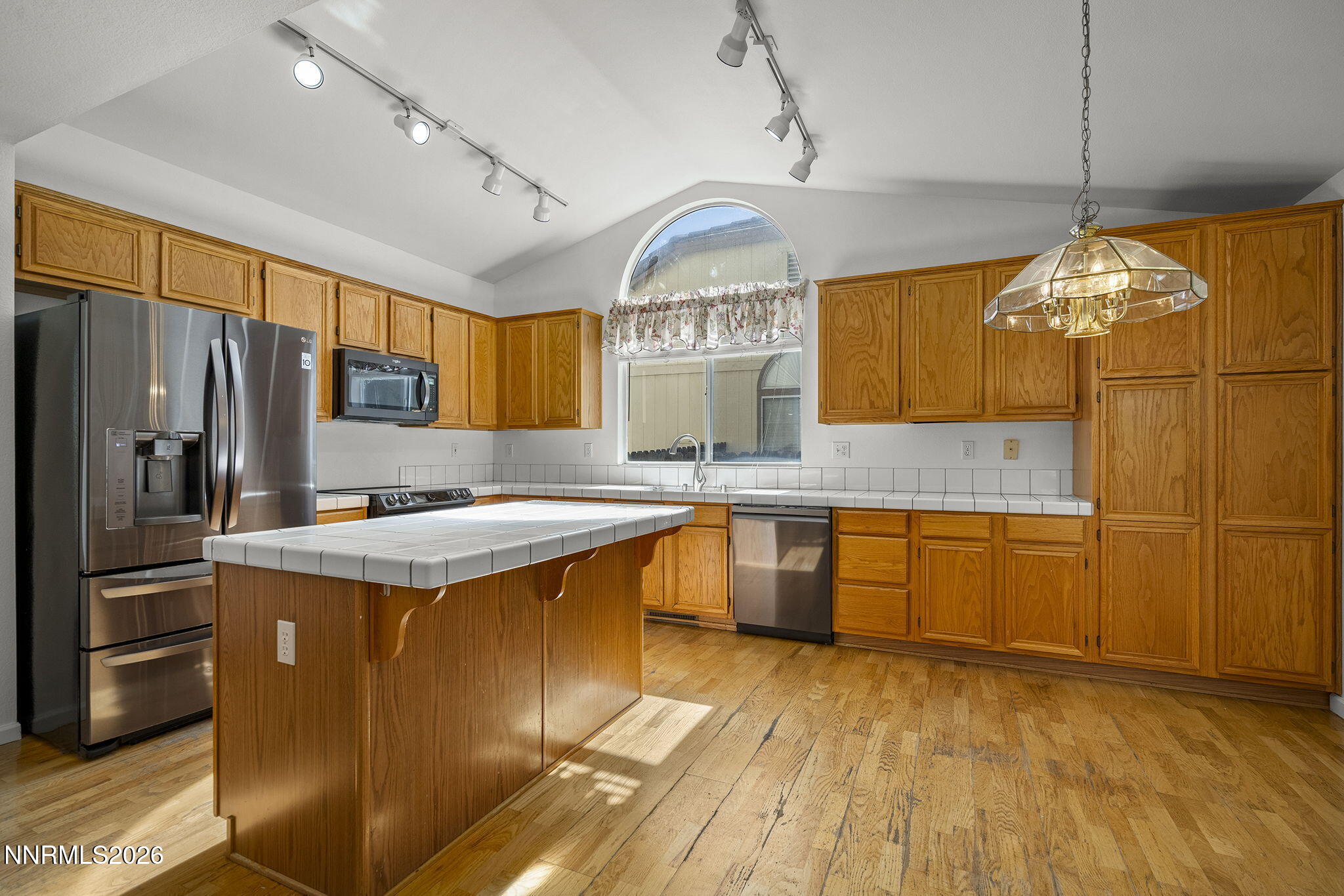 1055 Amico Drive Property Photo 8
