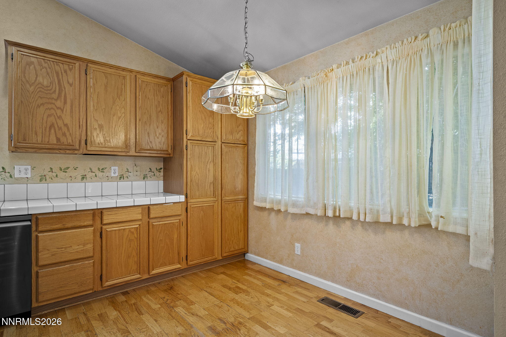 1055 Amico Drive Property Photo 10