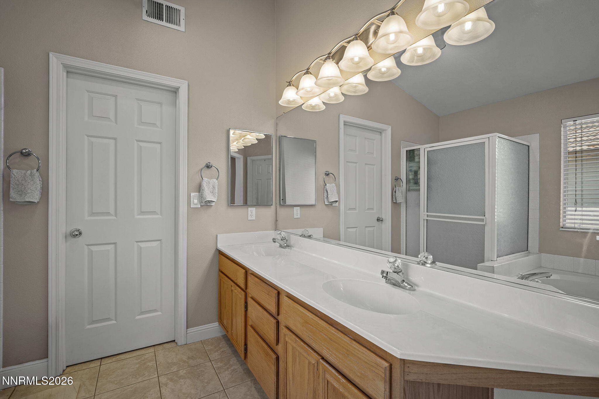 1055 Amico Drive Property Photo 12