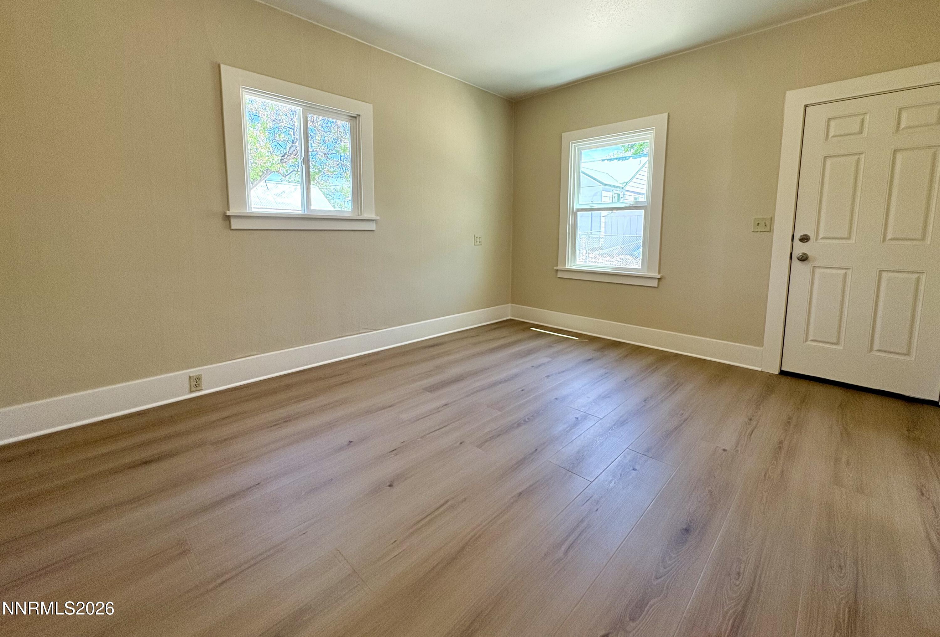 213 1/2 E 4th Street Property Photo 6
