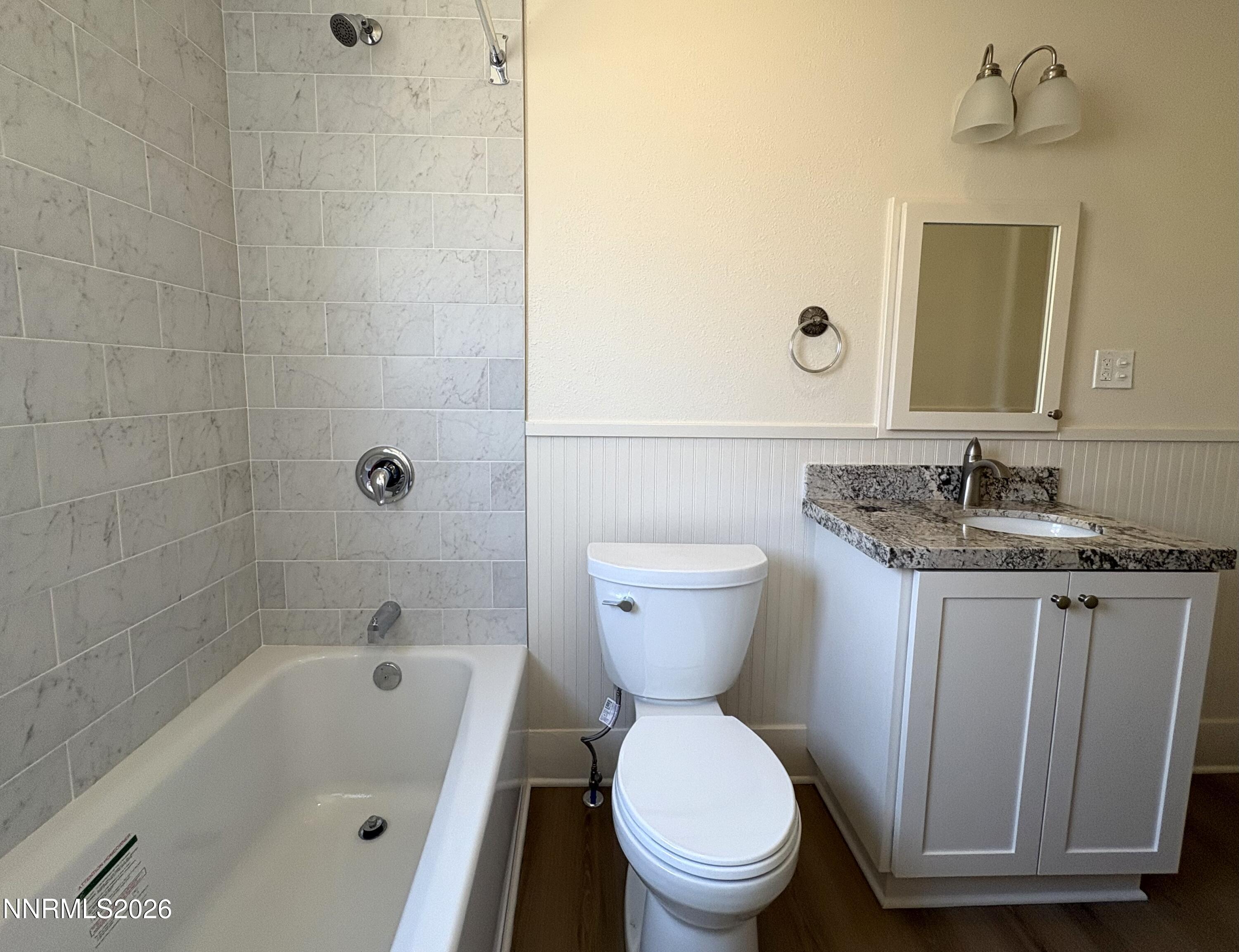 213 1/2 E 4th Street Property Photo 12