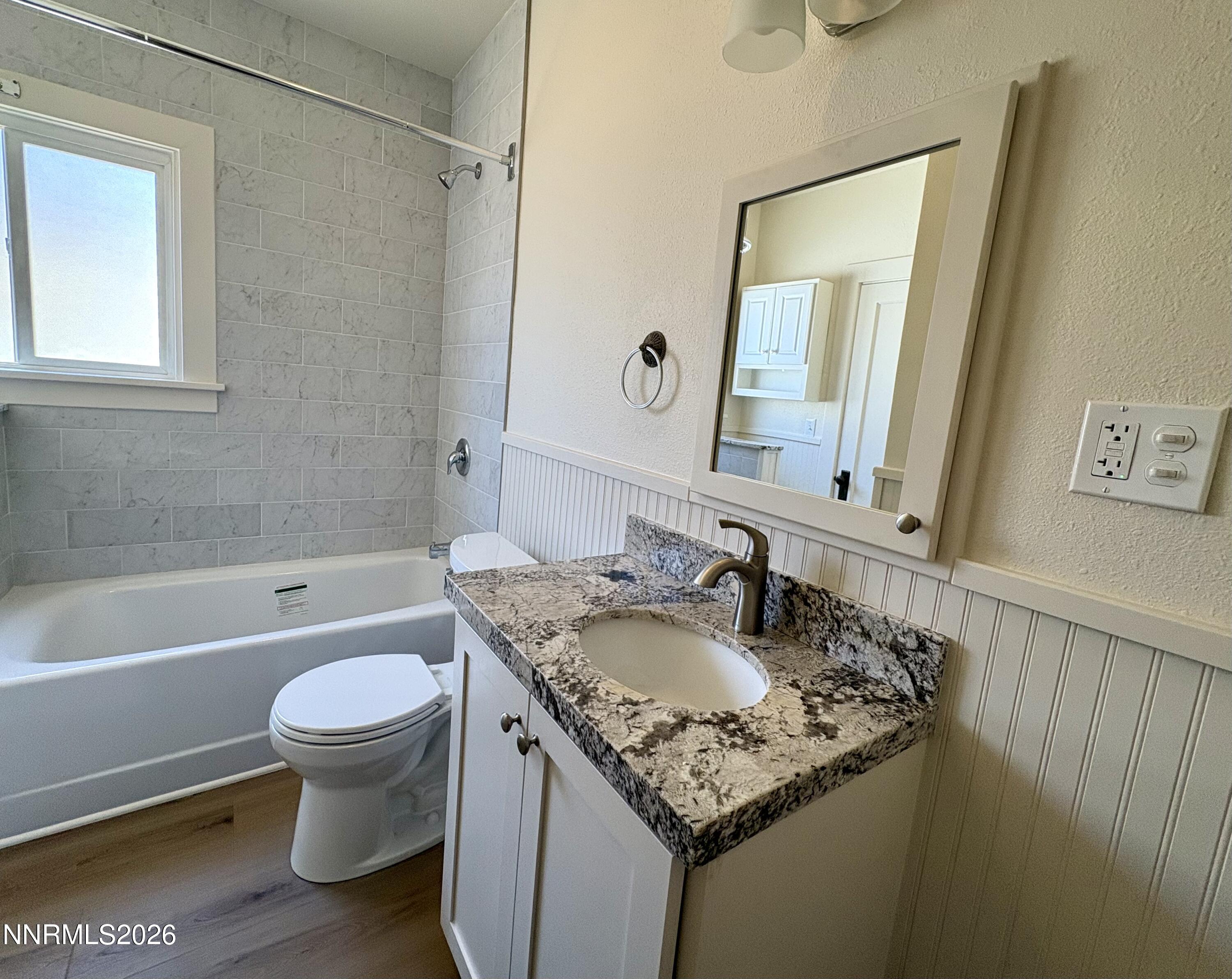 213 1/2 E 4th Street Property Photo 13