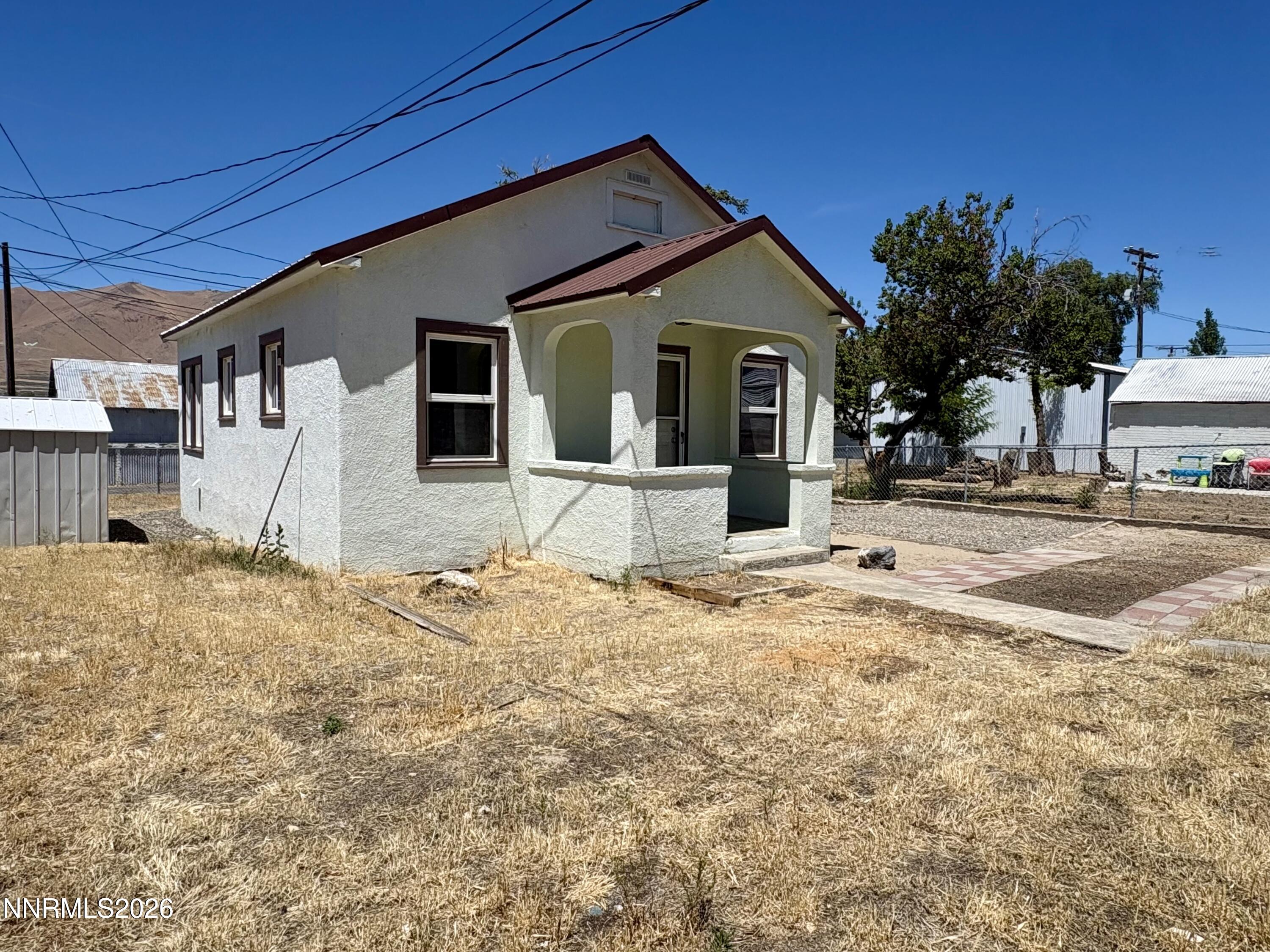 213 1/2 E 4th Street Property Photo 22