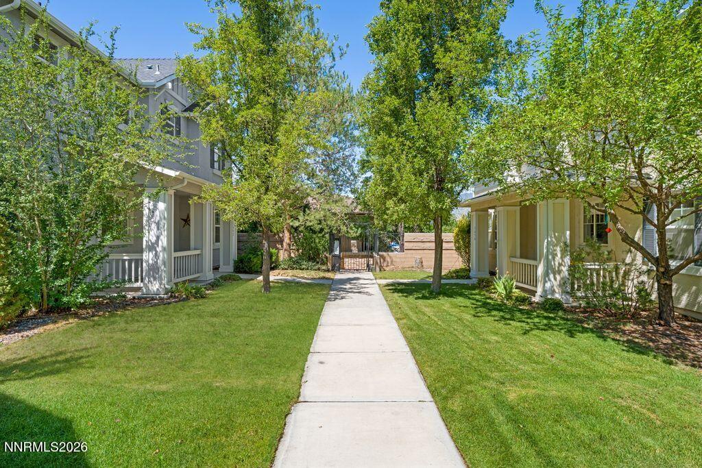 1642 W Minden Village Loop Property Photo 3