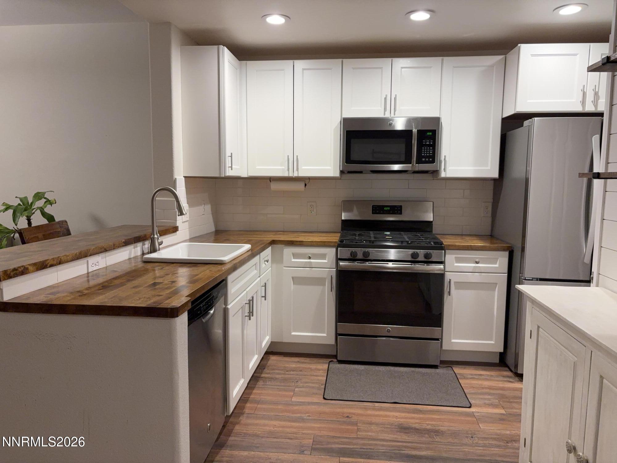900 S Meadows Parkway 3613 Property Photo 6