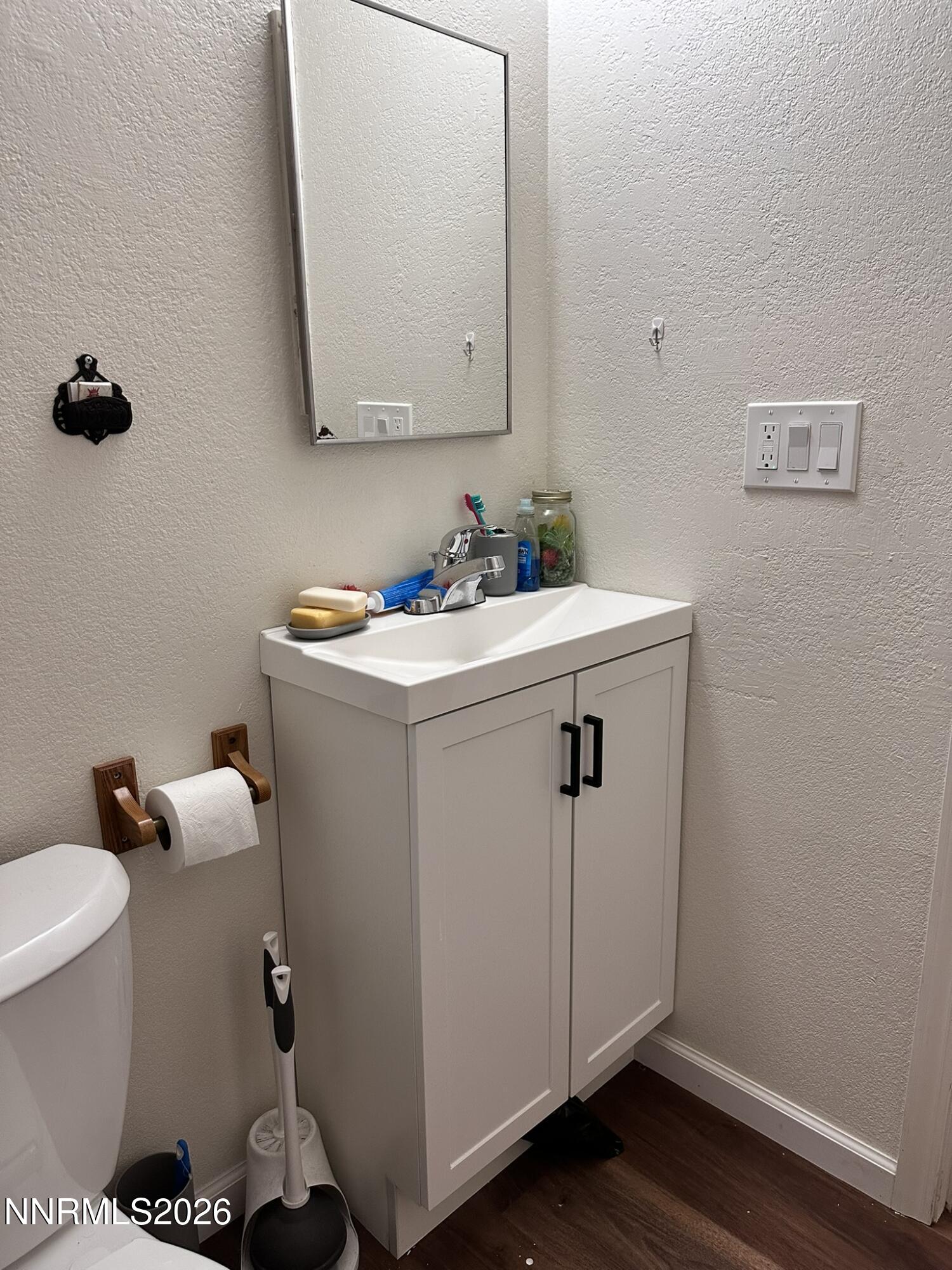 200 E Park Street - Duplex Property Photo 11