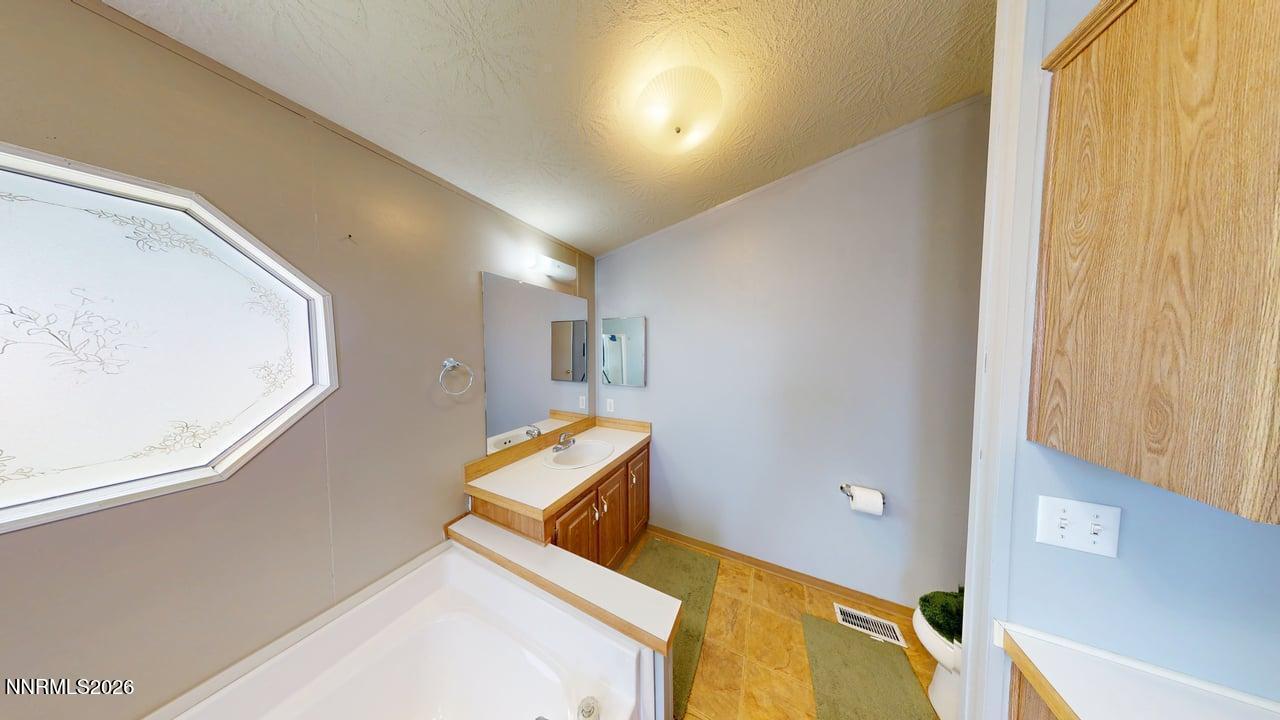 4445 Walther Lane Property Photo 13