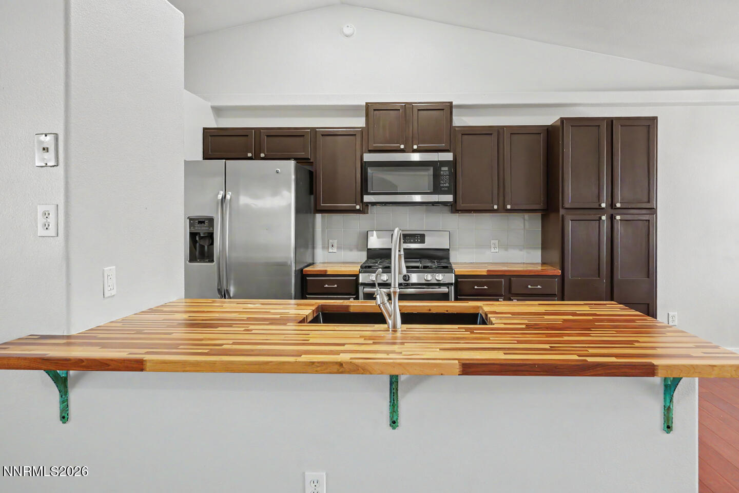 1236 Goldeneye Drive Property Photo 3
