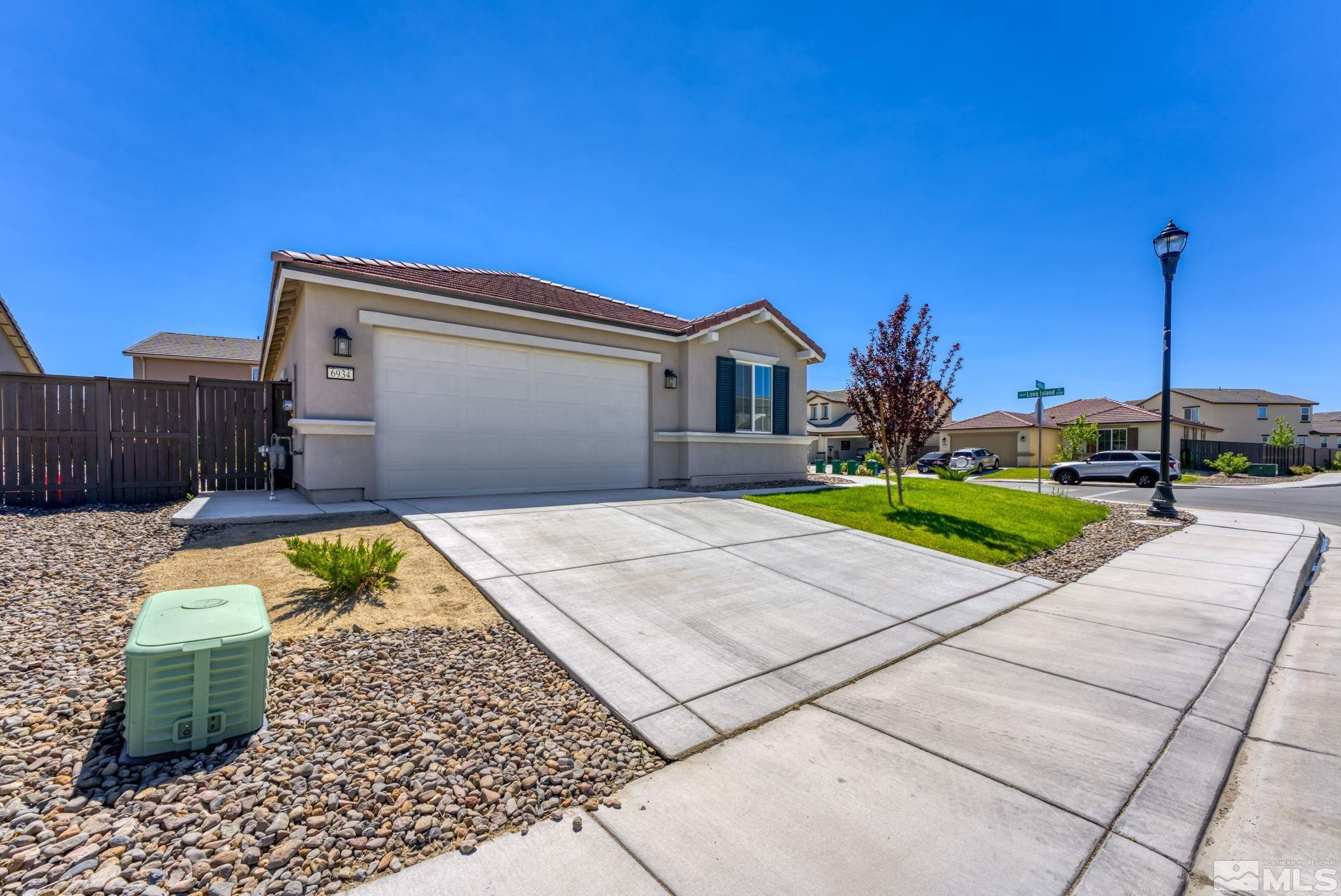 6934 Wild River Way Property Photo 3