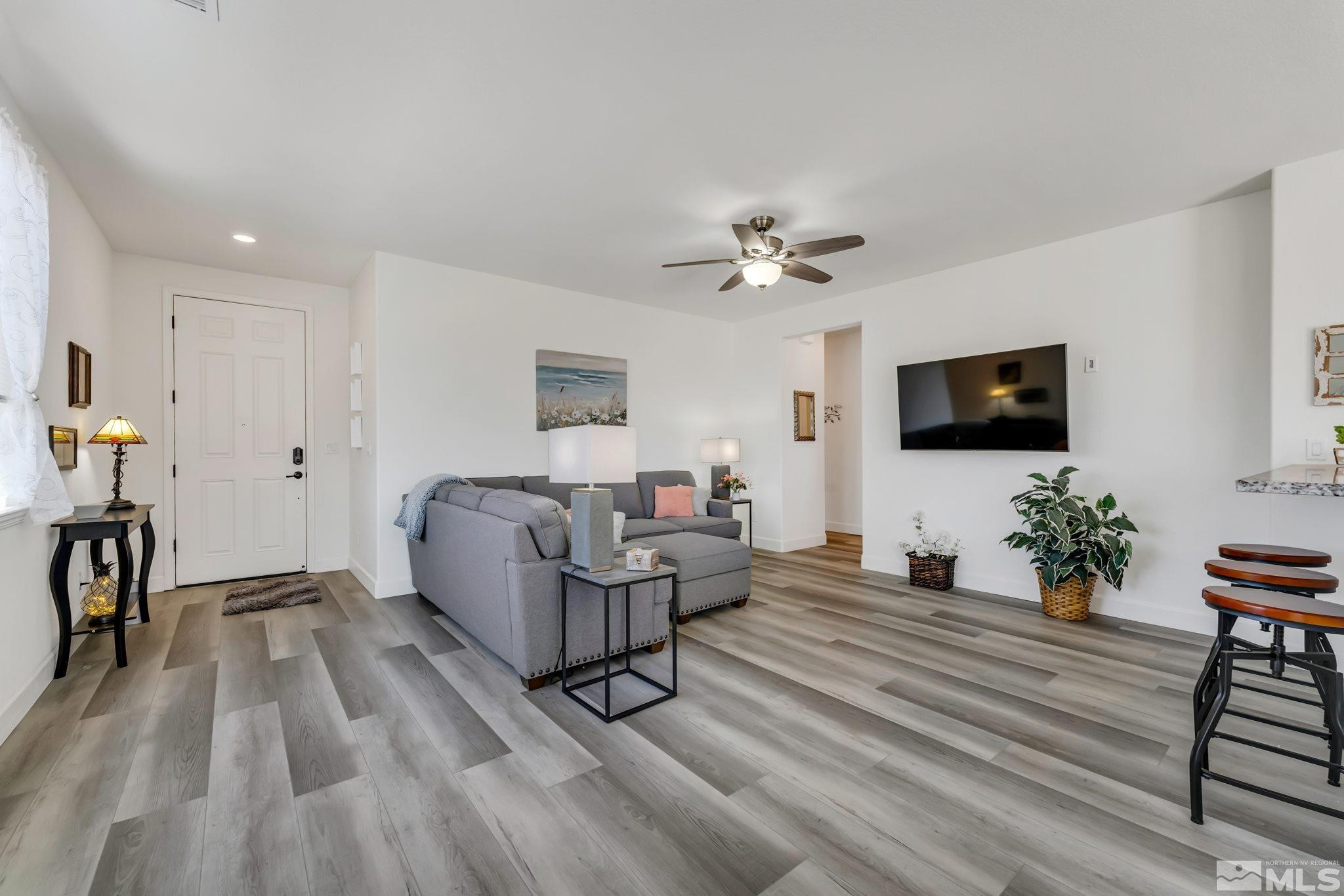 6934 Wild River Way Property Photo 4