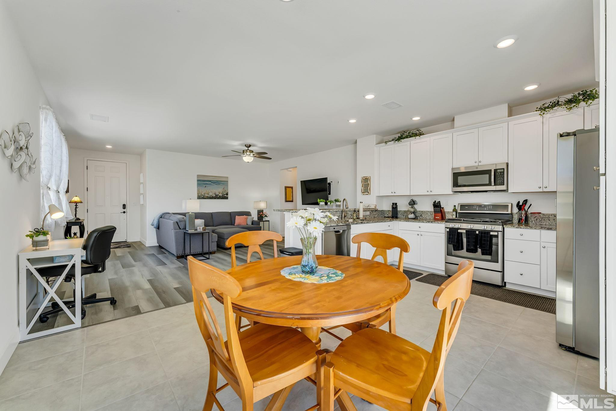 6934 Wild River Way Property Photo 9