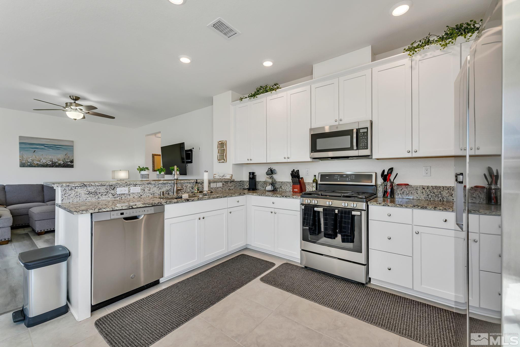 6934 Wild River Way Property Photo 10
