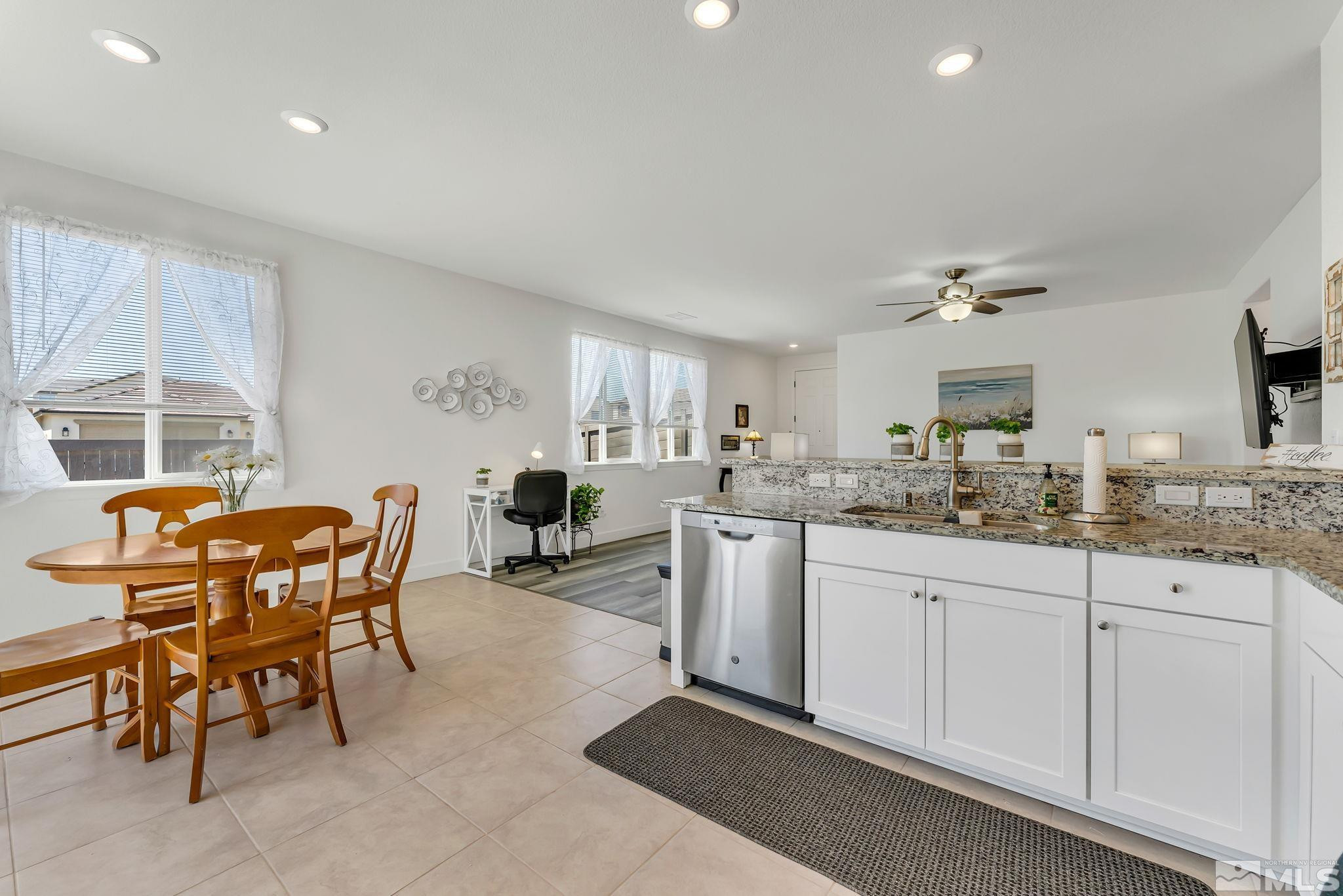 6934 Wild River Way Property Photo 11