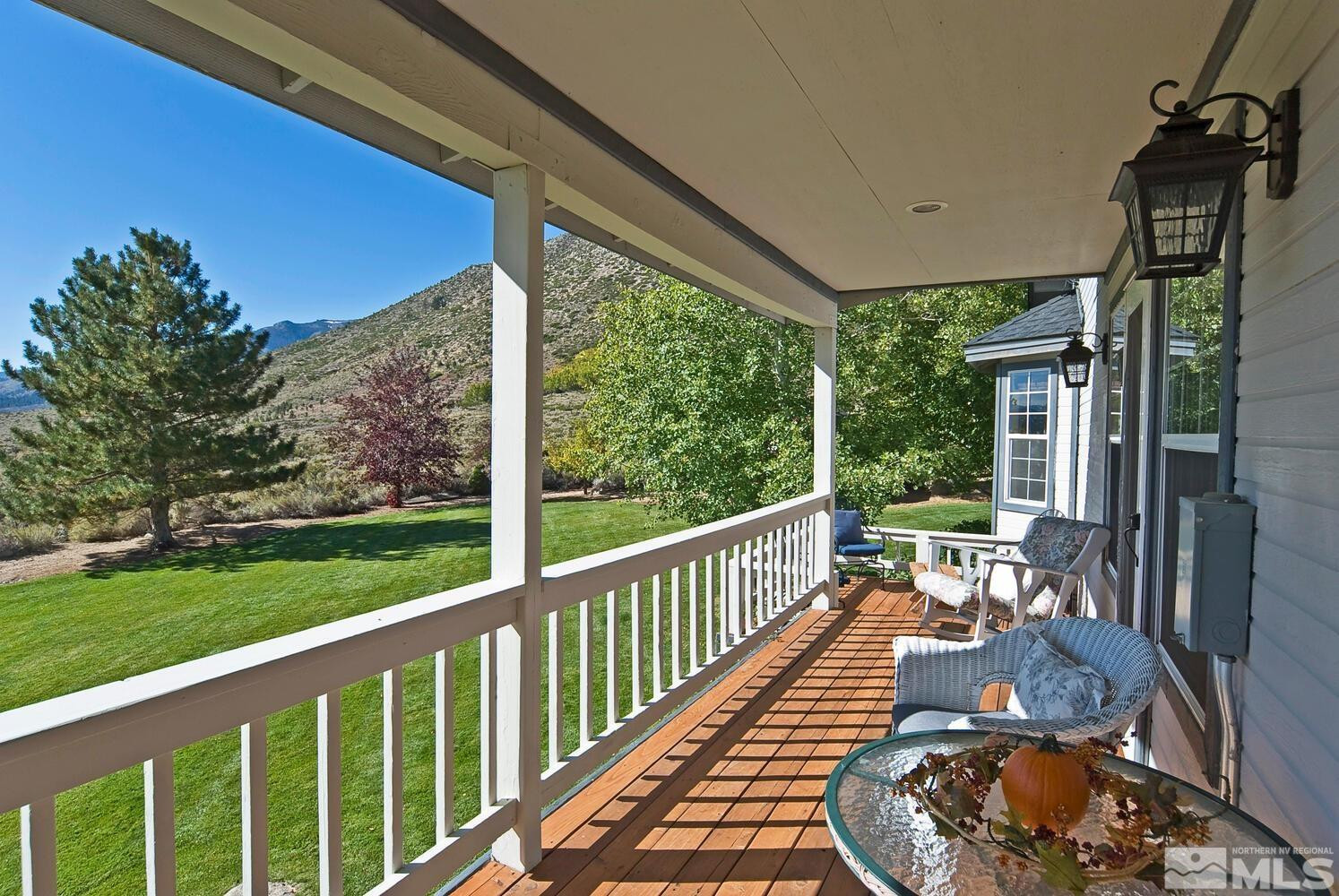 400 California Road Property Photo 6