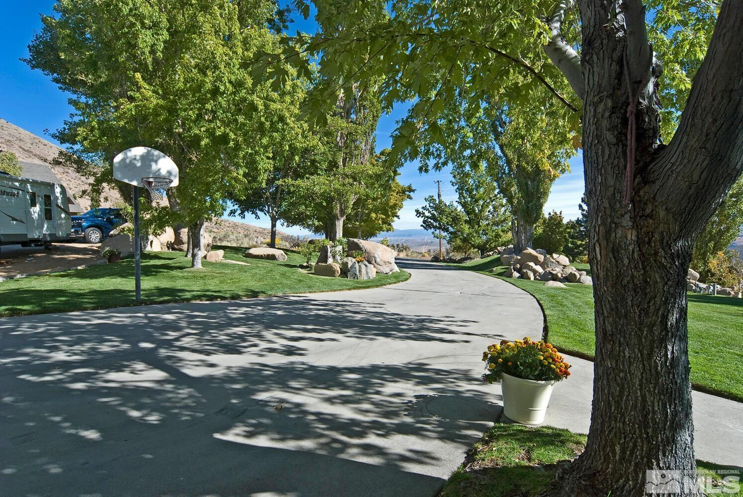 400 California Road Property Photo 8