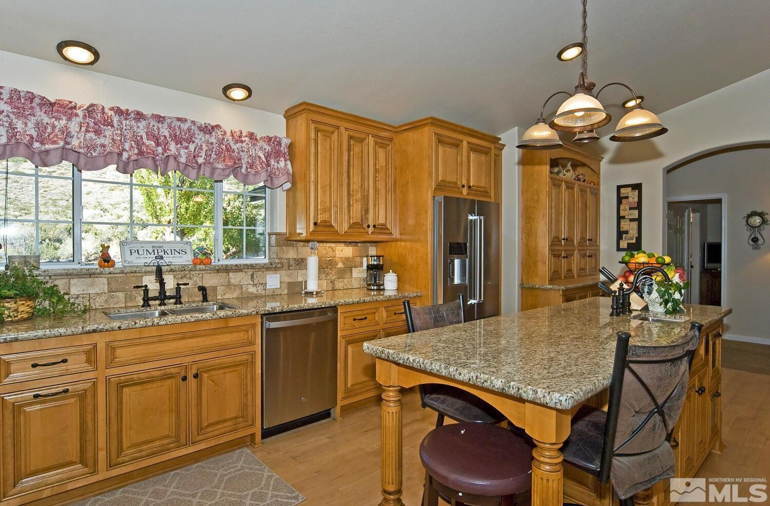 400 California Road Property Photo 15