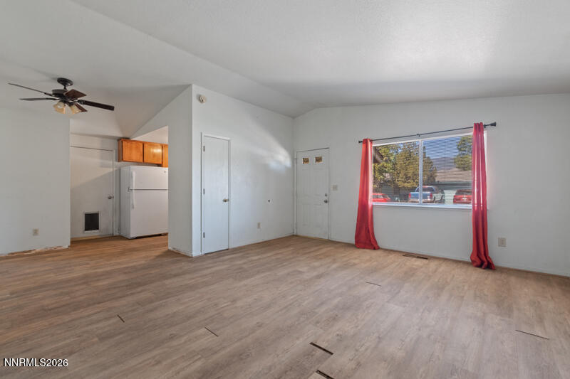 1029 Siskiyou Drive Property Photo 4